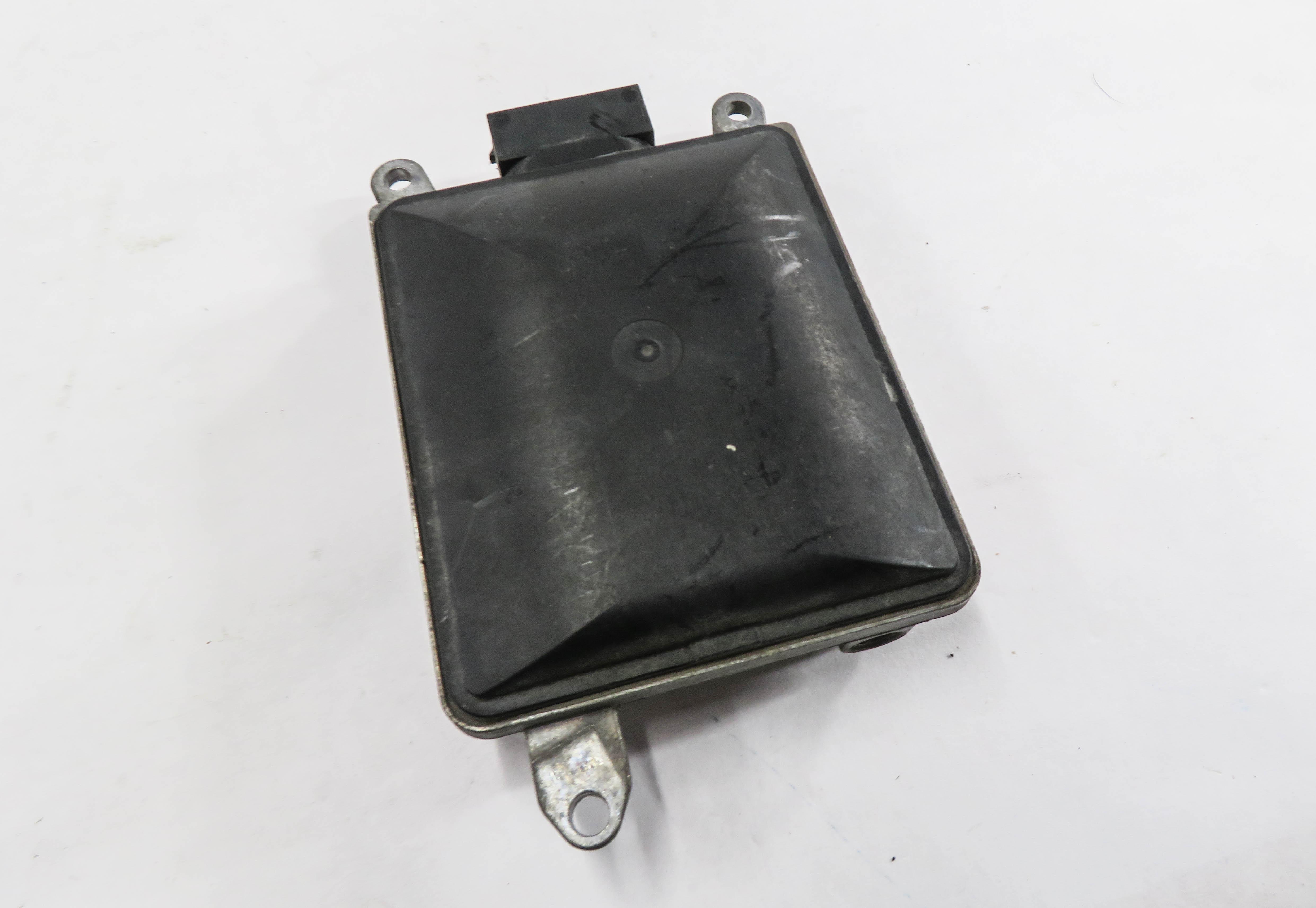 13-18 PORSCHE / AUDI - A4 A5 Q5 S4 S5 CAYENNE MACAN - BLIND SPOT MODULE (MASTER) — exact item pictured
