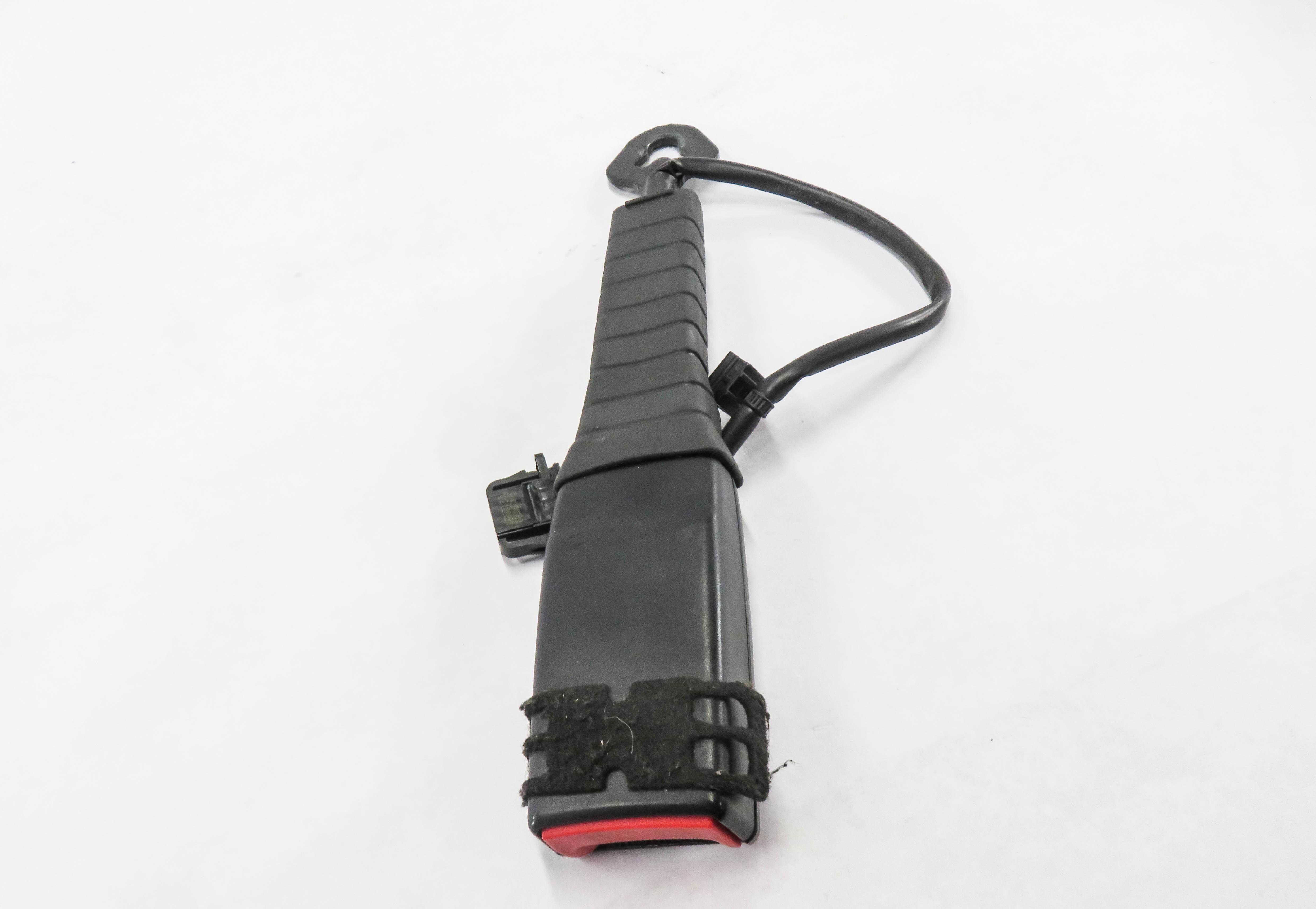 2009-2017 AUDI A4 A5 S4 S5 RS5 (B8 8K 8T) RIGHT FRONT SEATBELT BUCKLE RECEIVER — exact item pictured