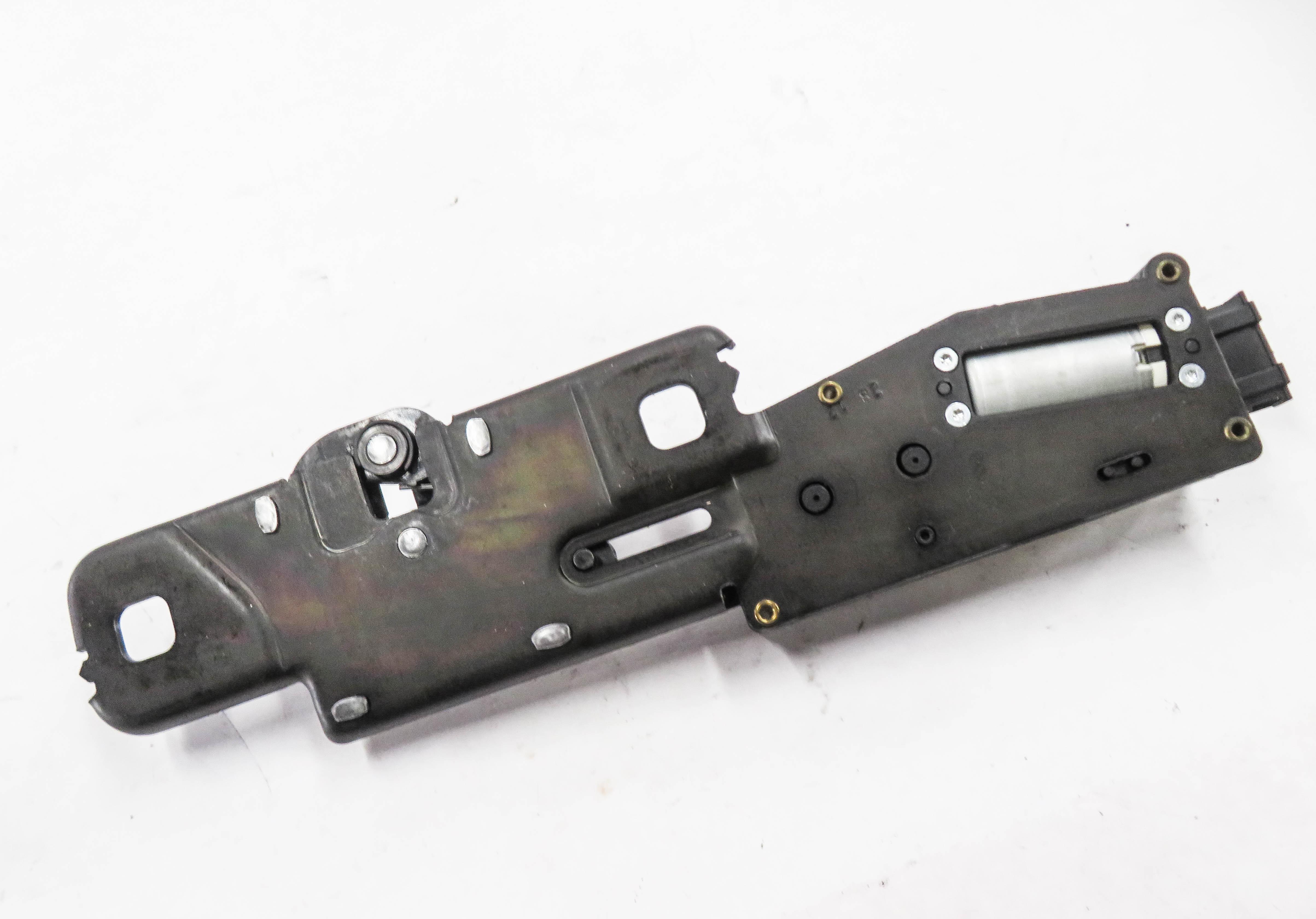 2013 AUDI Q5 (B8 8R) REAR TRUNK LOCK LATCH STRIKER ACTUATOR MOTOR — exact item pictured