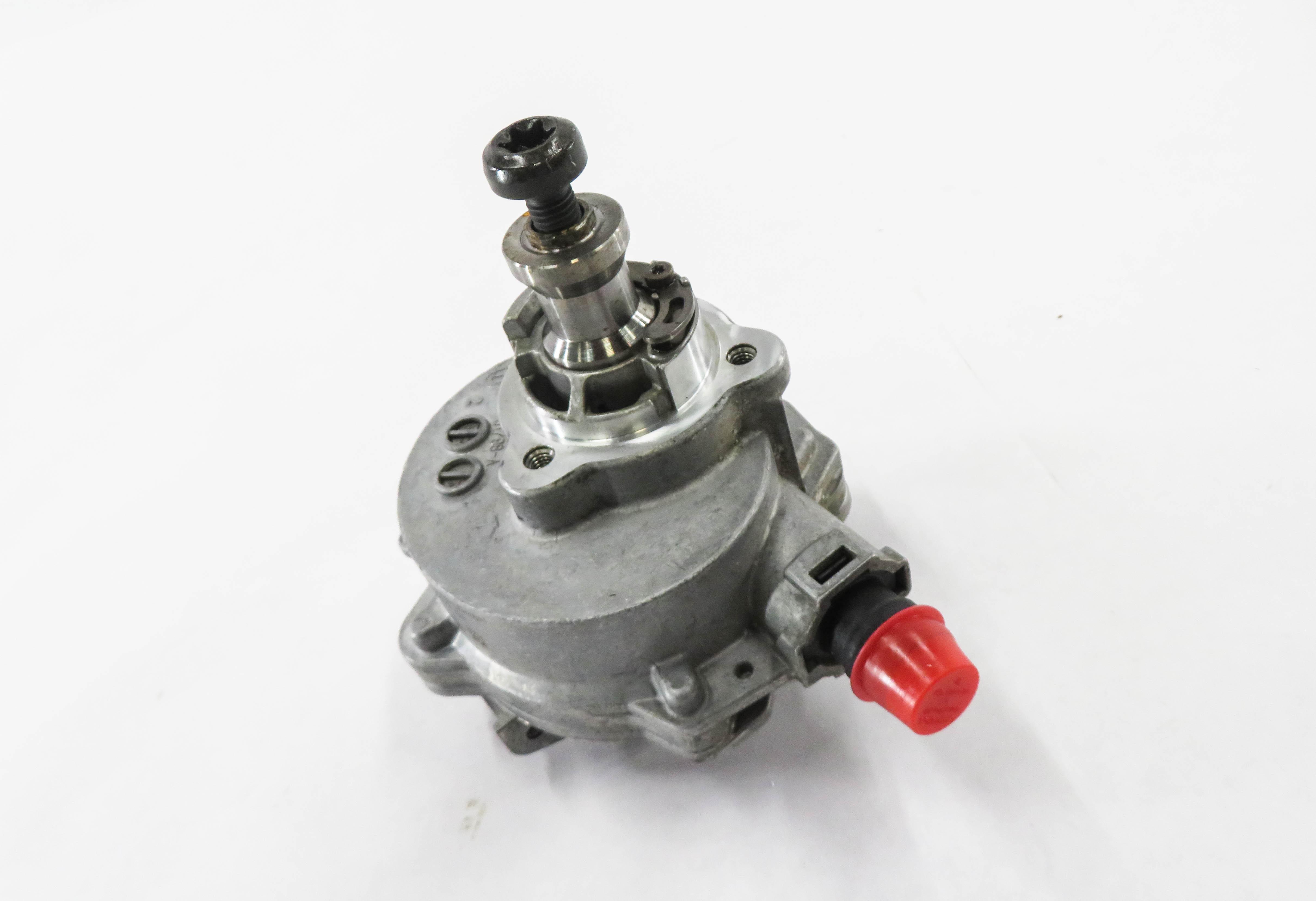 10-12 BMW 135i 335i 535i 640i X3 X5 X6 (E87 E90 E70) 3.0L N55 BRAKE VACUUM PUMP — exact item pictured