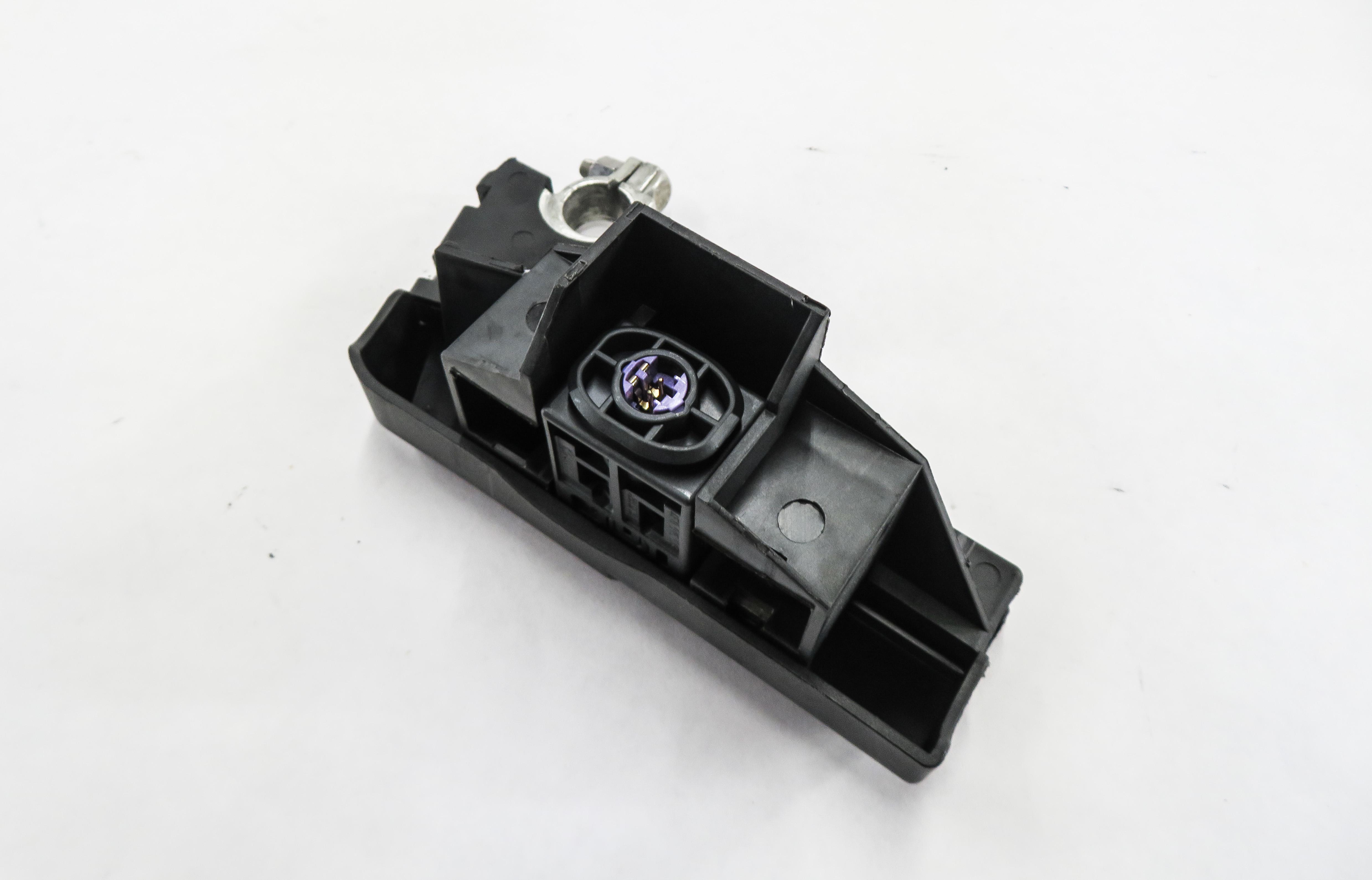 2010 AUDI S4 (B8 8K) POSITIVE BATTERY TERMINAL w/ OVERLOAD PROTECTION FUSE — exact item pictured