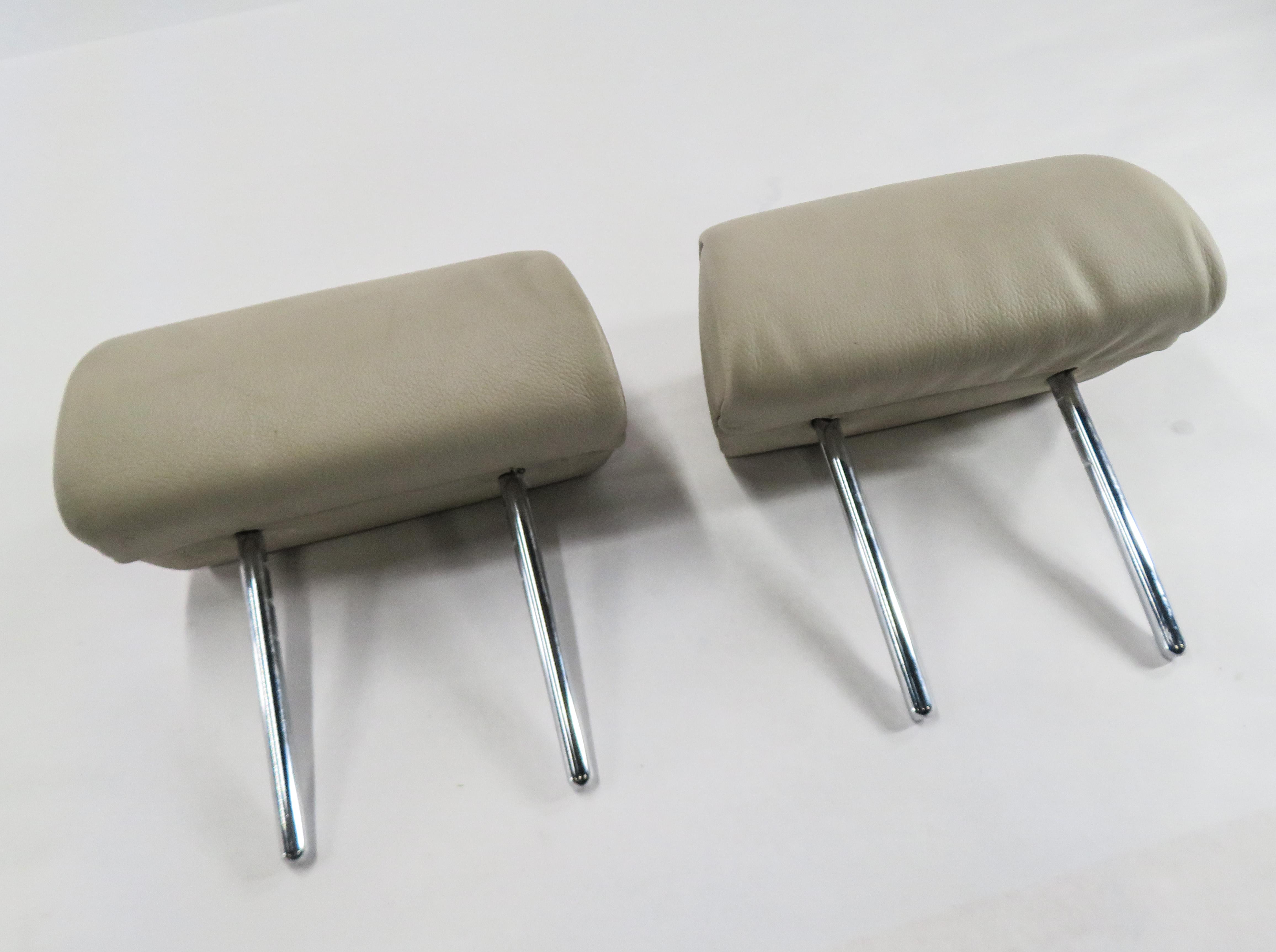 2013 BMW X5 (E70) REAR 2nd ROW LEFT & RIGHT OUTER HEADRSET SET (OYSTER NEVADA) — exact item pictured