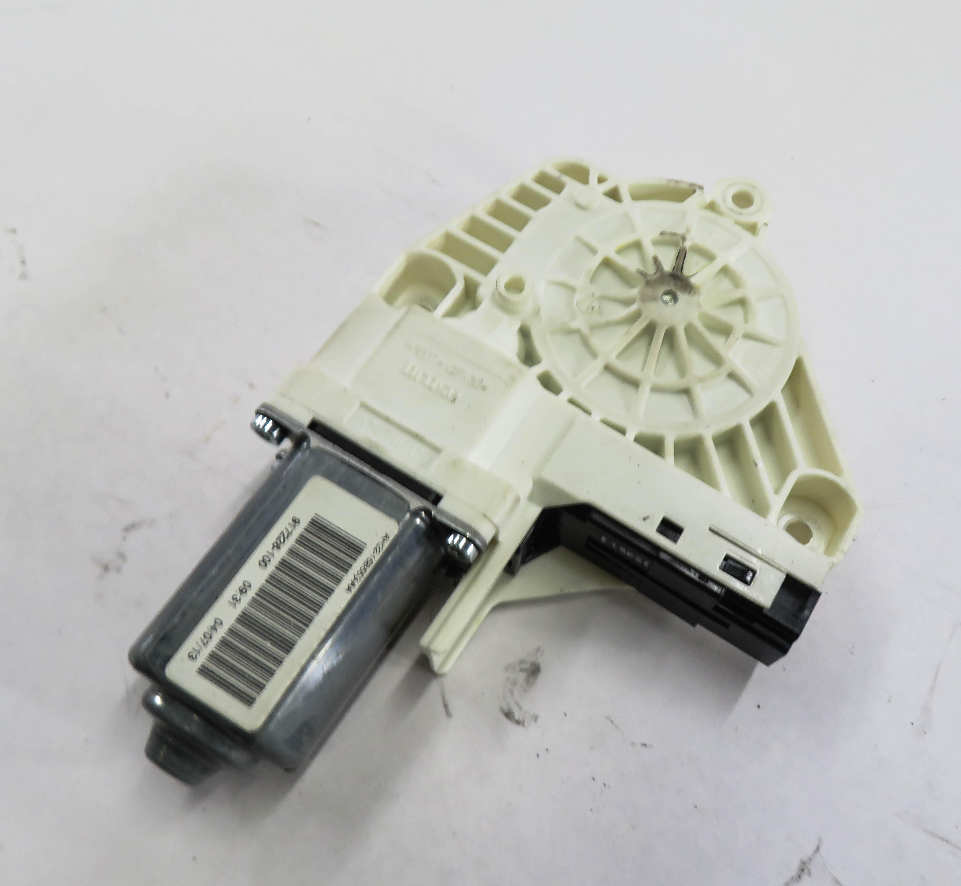 10-16 LAND ROVER LR4 / RANGE ROVER SPORT (L320) LEFT FRONT DRIVER WINDOW MOTOR — exact item pictured