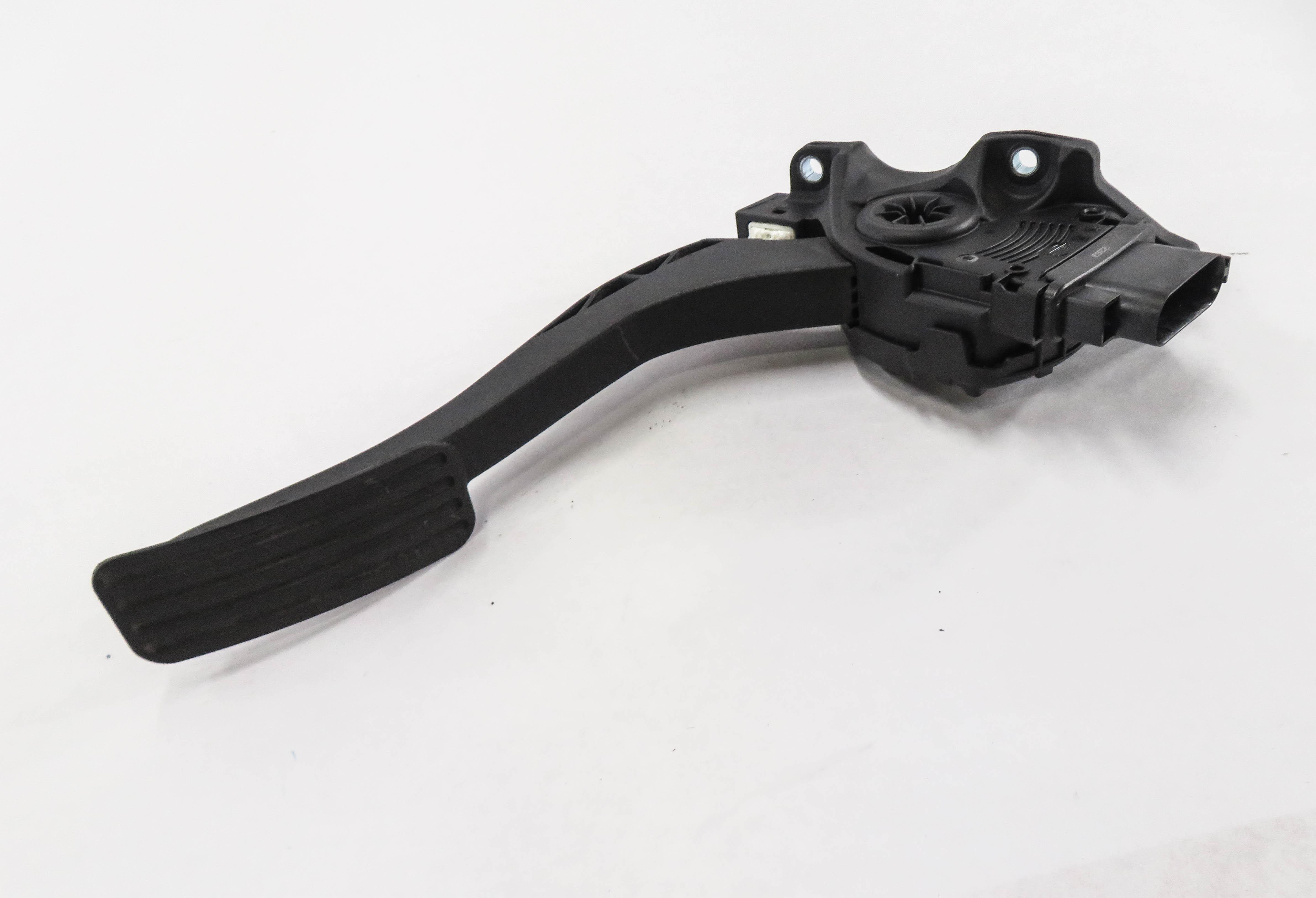2013 LAND ROVER LR4- GAS PEDAL FUEL THROTTLE ACCELERATOR FOOT PEDAL — exact item pictured