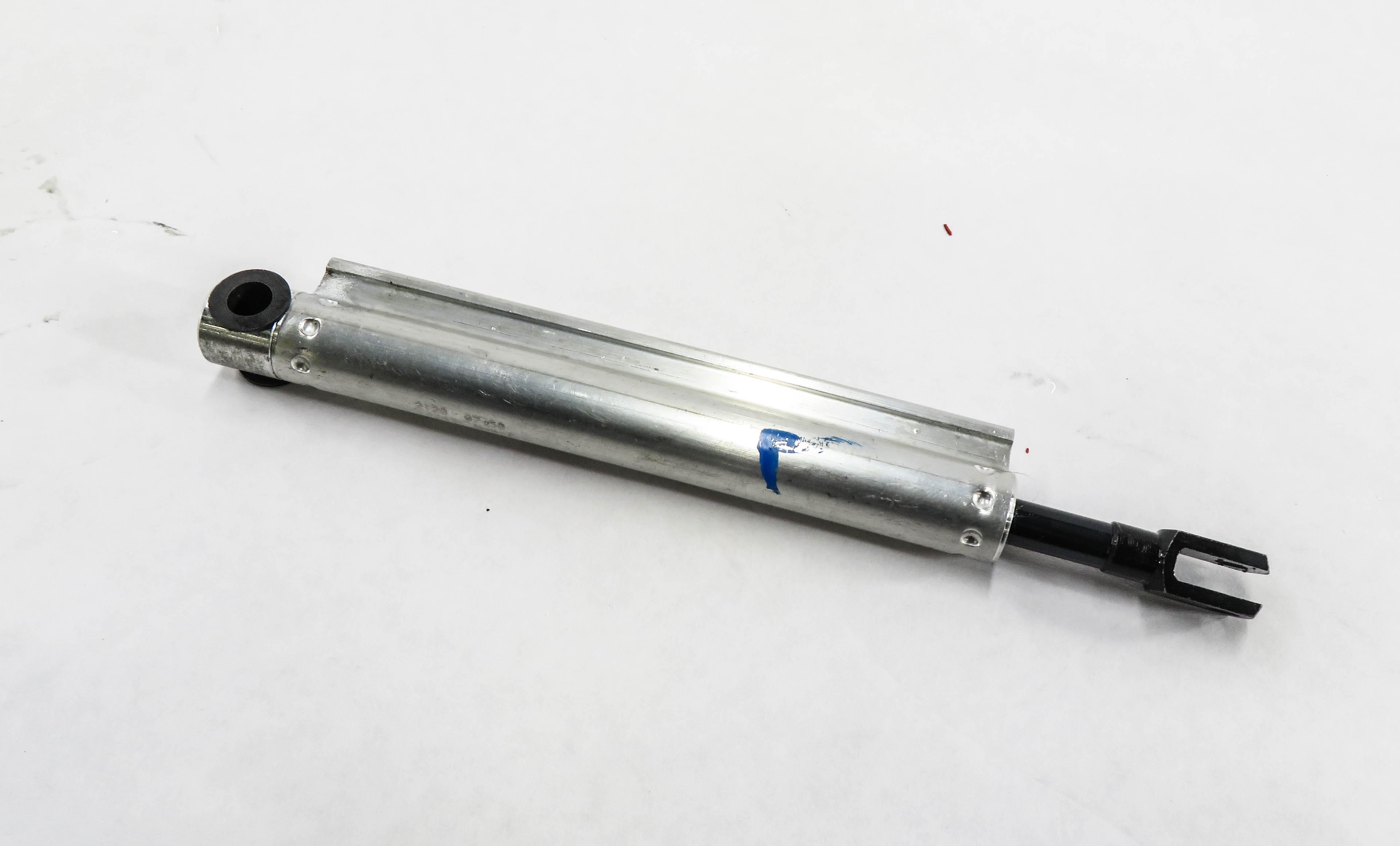 11-17 MERCEDES E350 E400 E550 (A207) LEFT CENTER CONVERTIBLE TOP HYDRAULIC RAM — exact item pictured