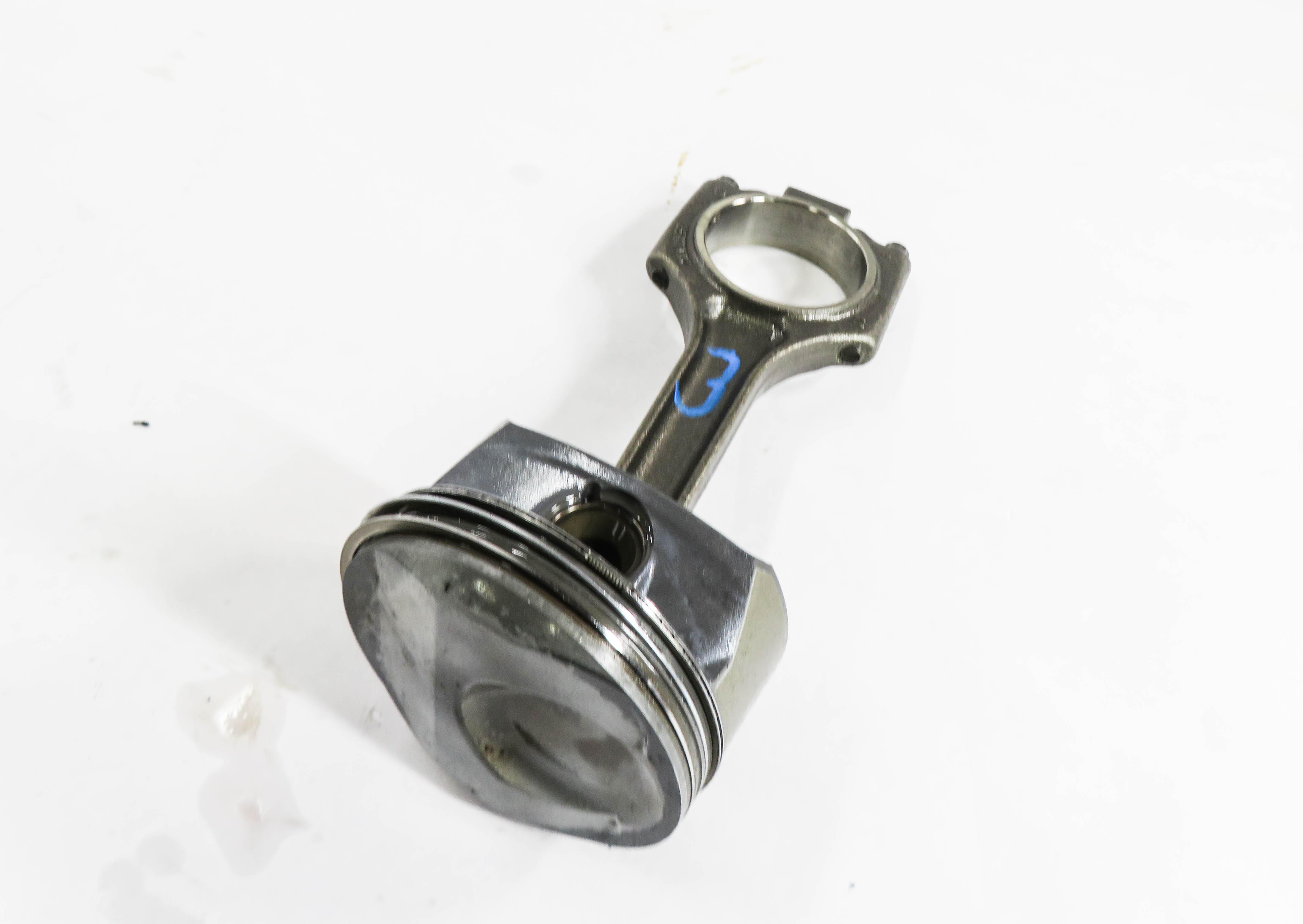 08-10 PORSCHE CAYENNE (957) 4.8L M49.01 ENGINE- LEFT PISTON w/ CONNECTING ROD — exact item pictured