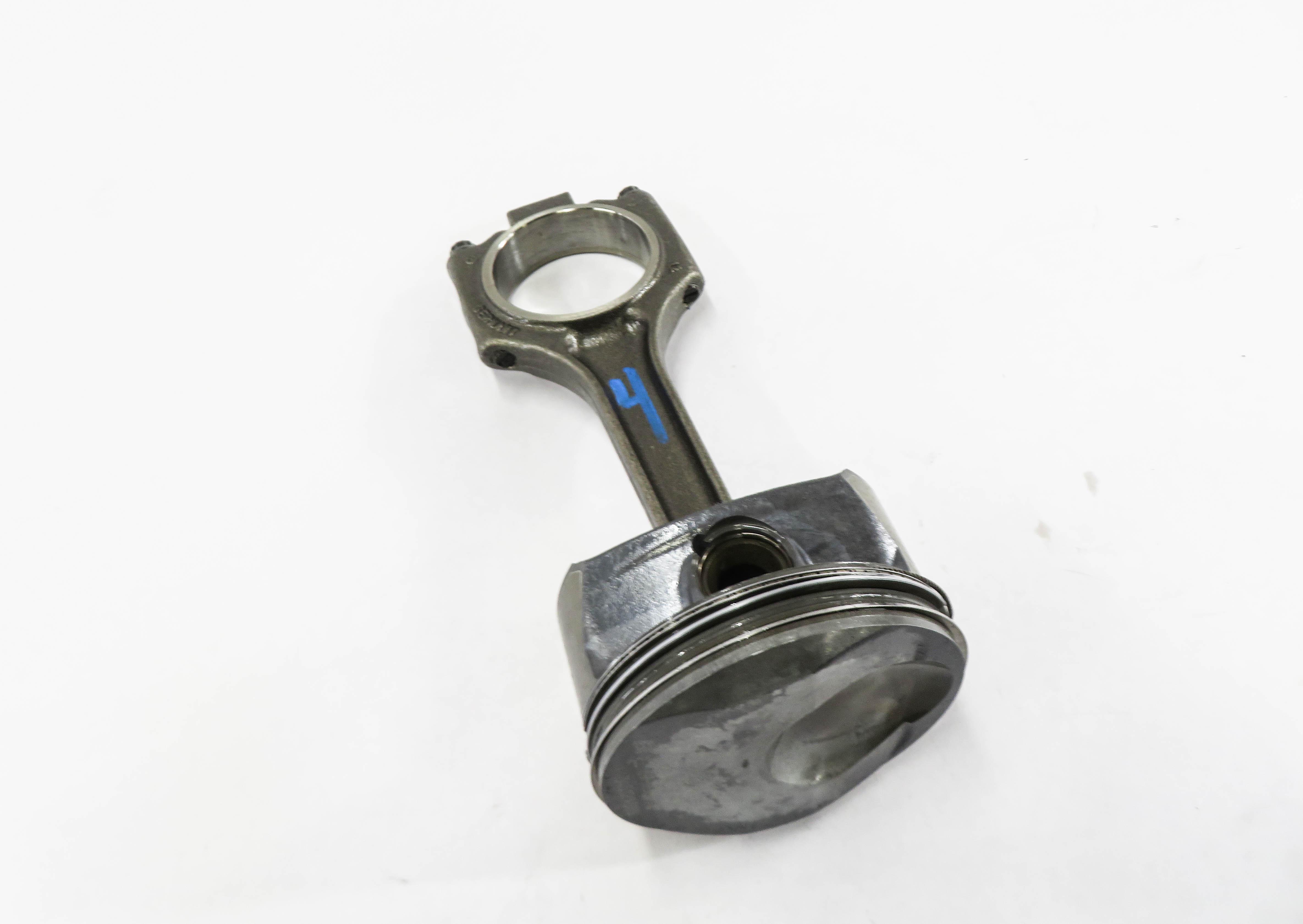 08-10 PORSCHE CAYENNE (957) 4.8L M49.01 ENGINE- LEFT PISTON w/ CONNECTING ROD — exact item pictured