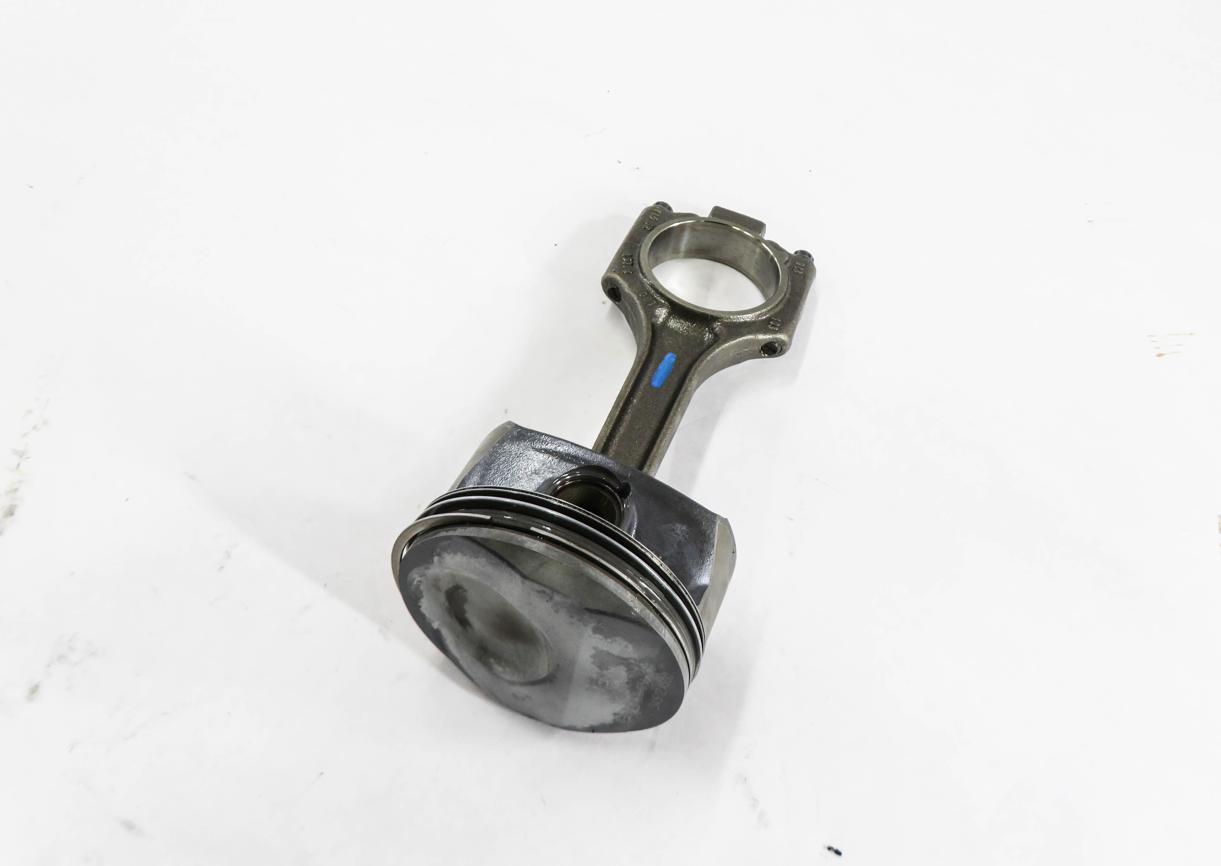 08-10 PORSCHE CAYENNE (957) 4.8L M49.01 ENGINE- LEFT PISTON w/ CONNECTING ROD — exact item pictured