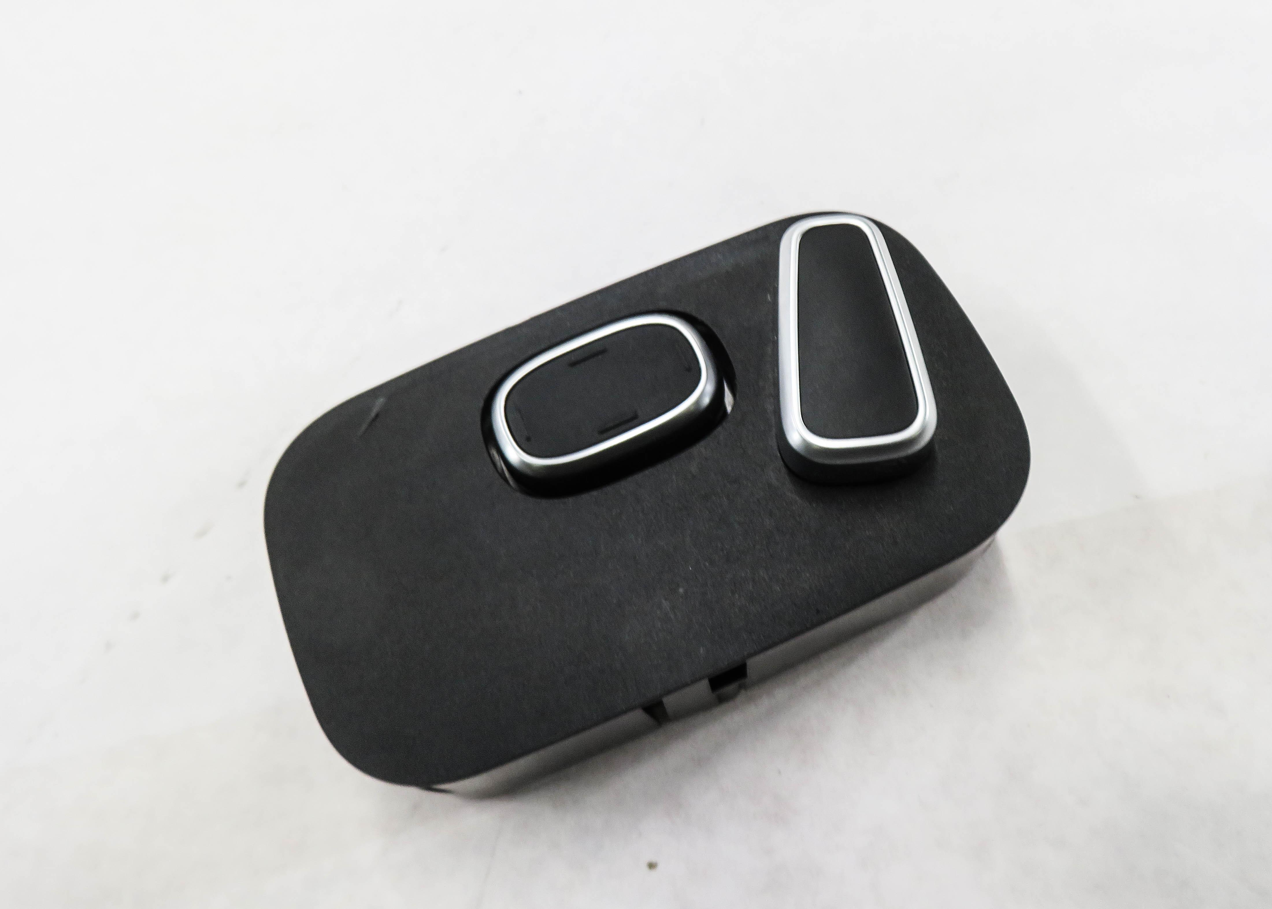 2013 RANGE ROVER (L405) LEFT REAR SEAT ADJUSTMENT SWITCH BUTTON — exact item pictured