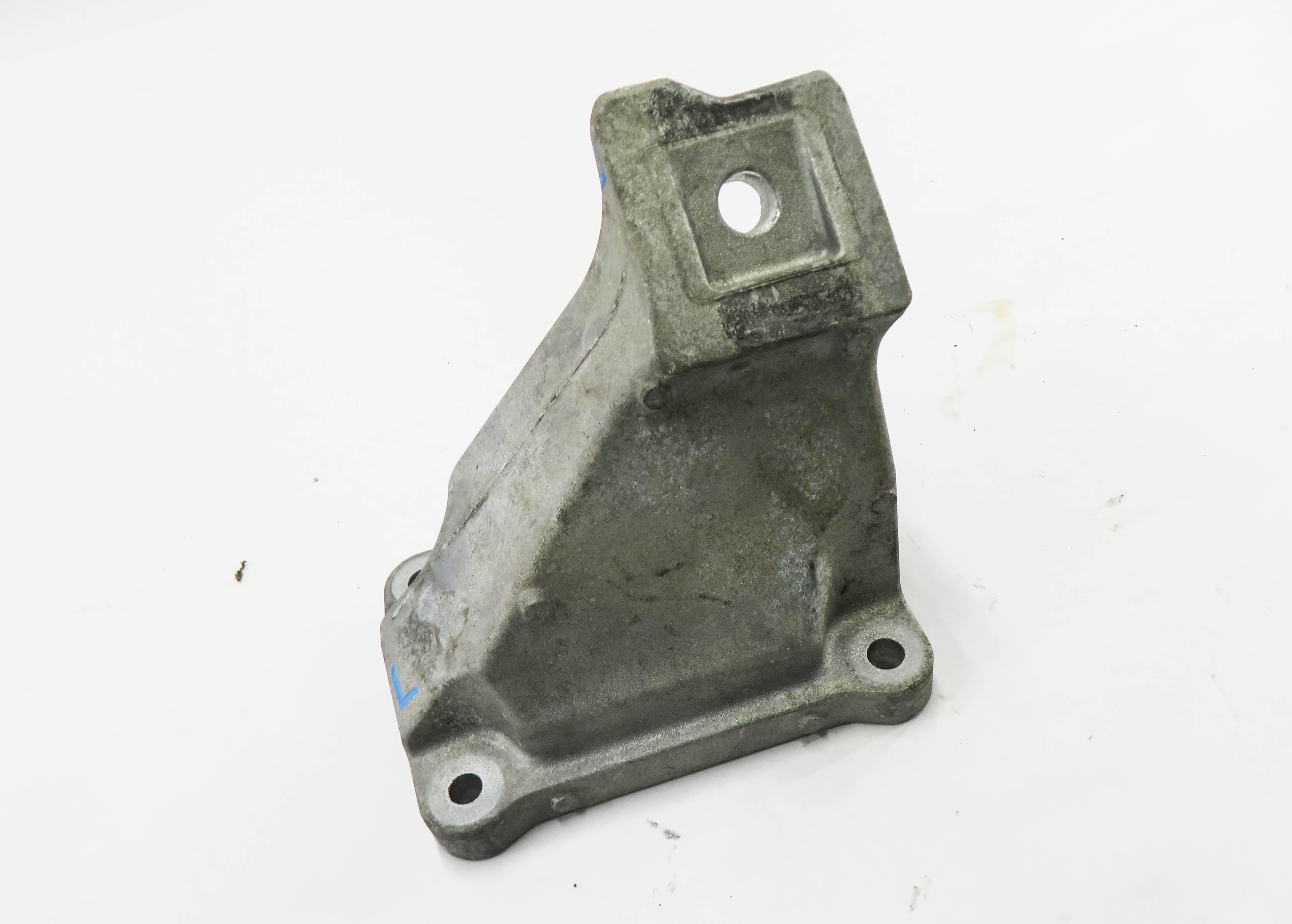 2013 RANGE ROVER (L405) 5.0L SUPERCHARGED ENGINE - LEFT MOTOR MOUNT BRACKET — exact item pictured