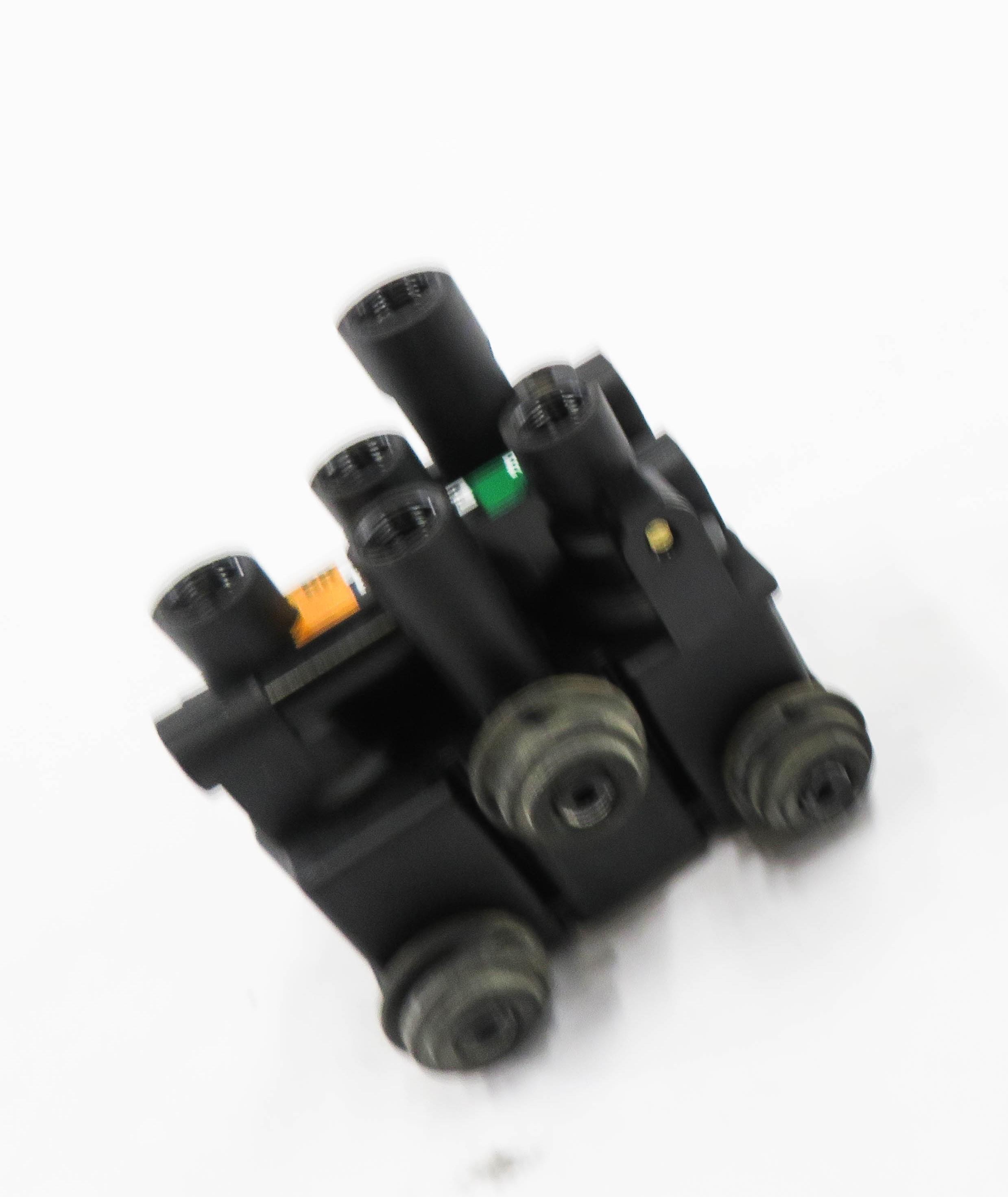 2013 RANGE ROVER (L405) AIR SUSPENSION VALVE BLOCK — exact item pictured