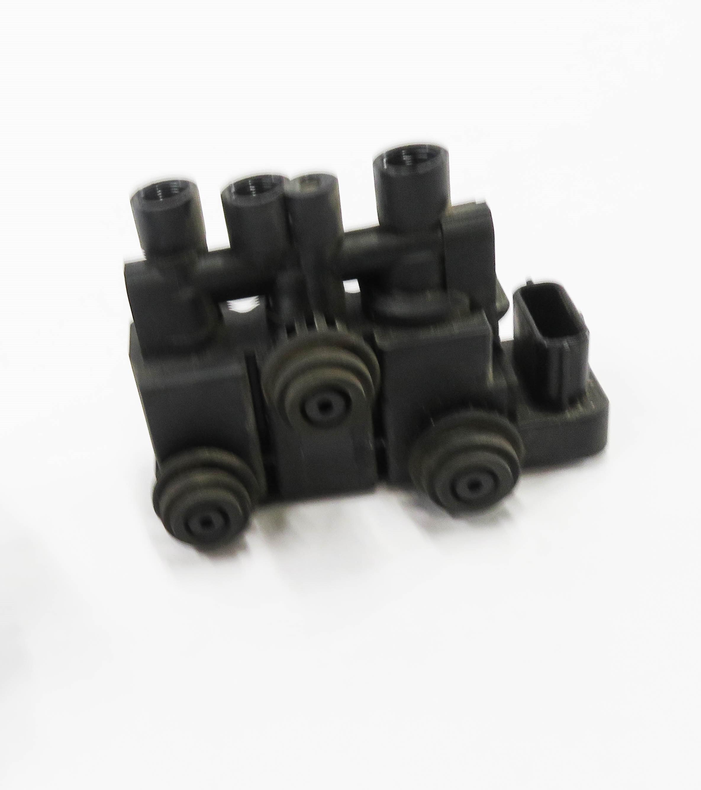 2013 RANGE ROVER (L405) AIR SUSPENSION VALVE BLOCK — exact item pictured