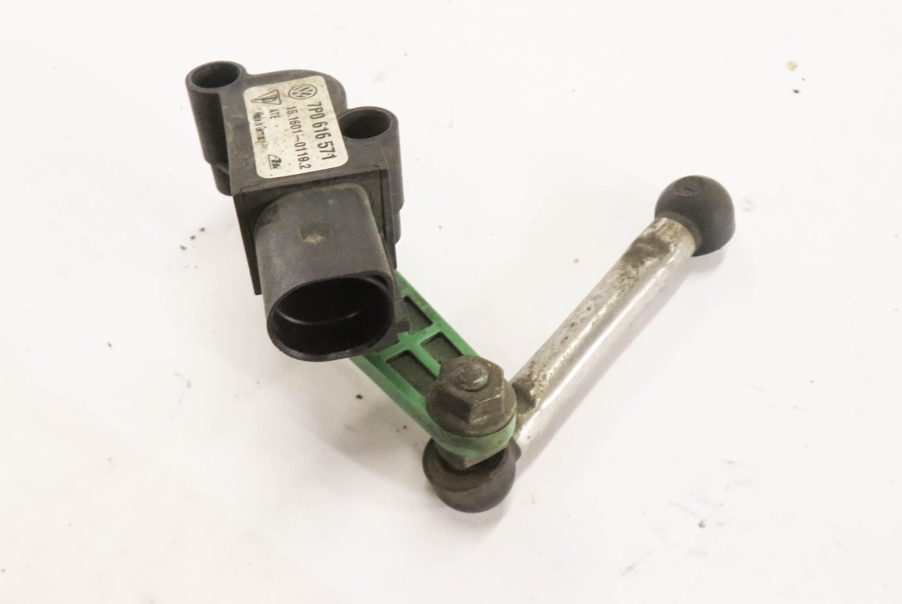 2011 PORSCHE CAYENNE (958) RIGHT PASSENGER REAR SUSPENSION HEIGHT LEVEL SENSOR — exact item pictured