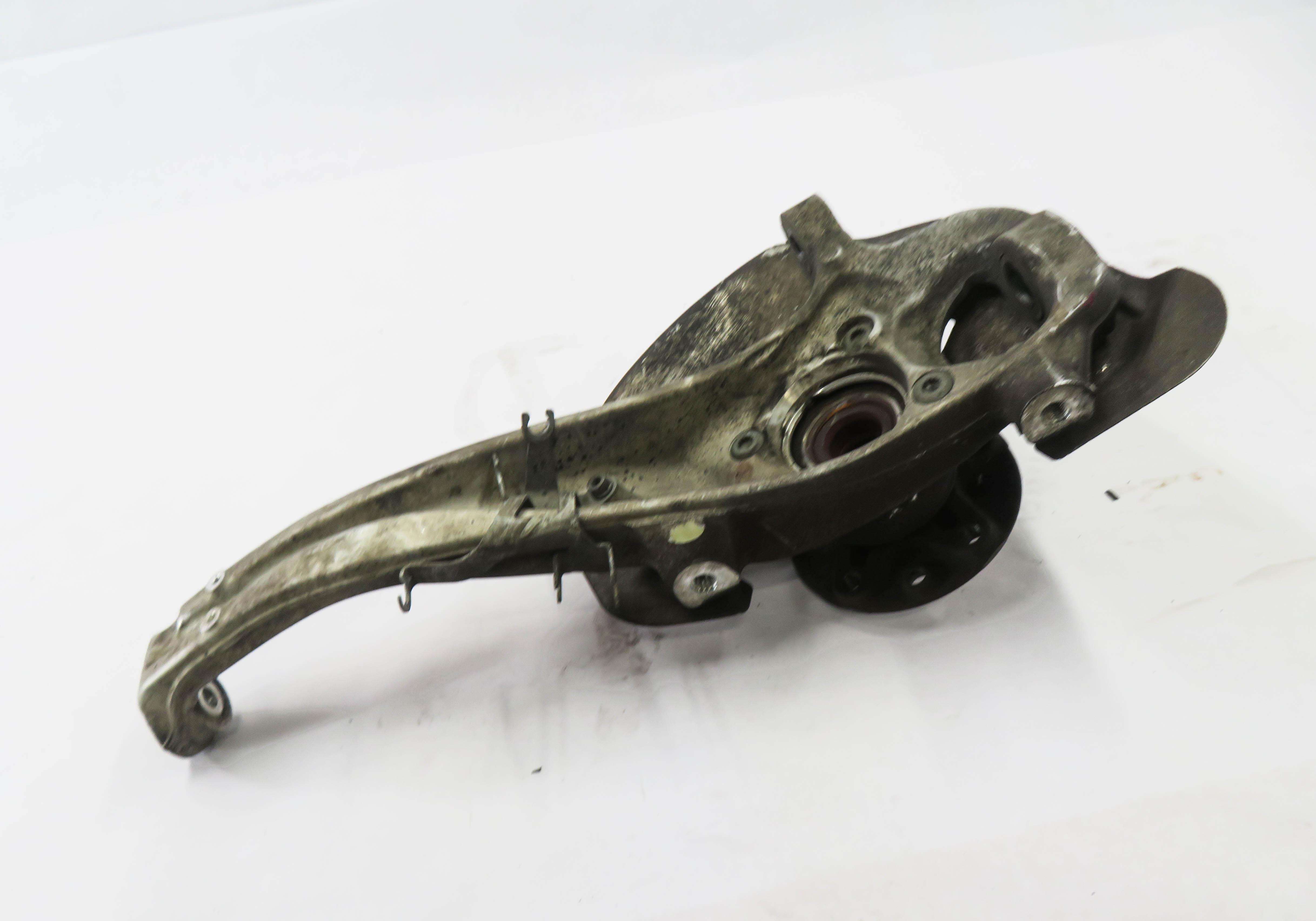 2011-2018 PORSCHE CAYENNE (958) RIGHT FRONT PASSENGER SPINDLE KNUCKLE HUB — exact item pictured
