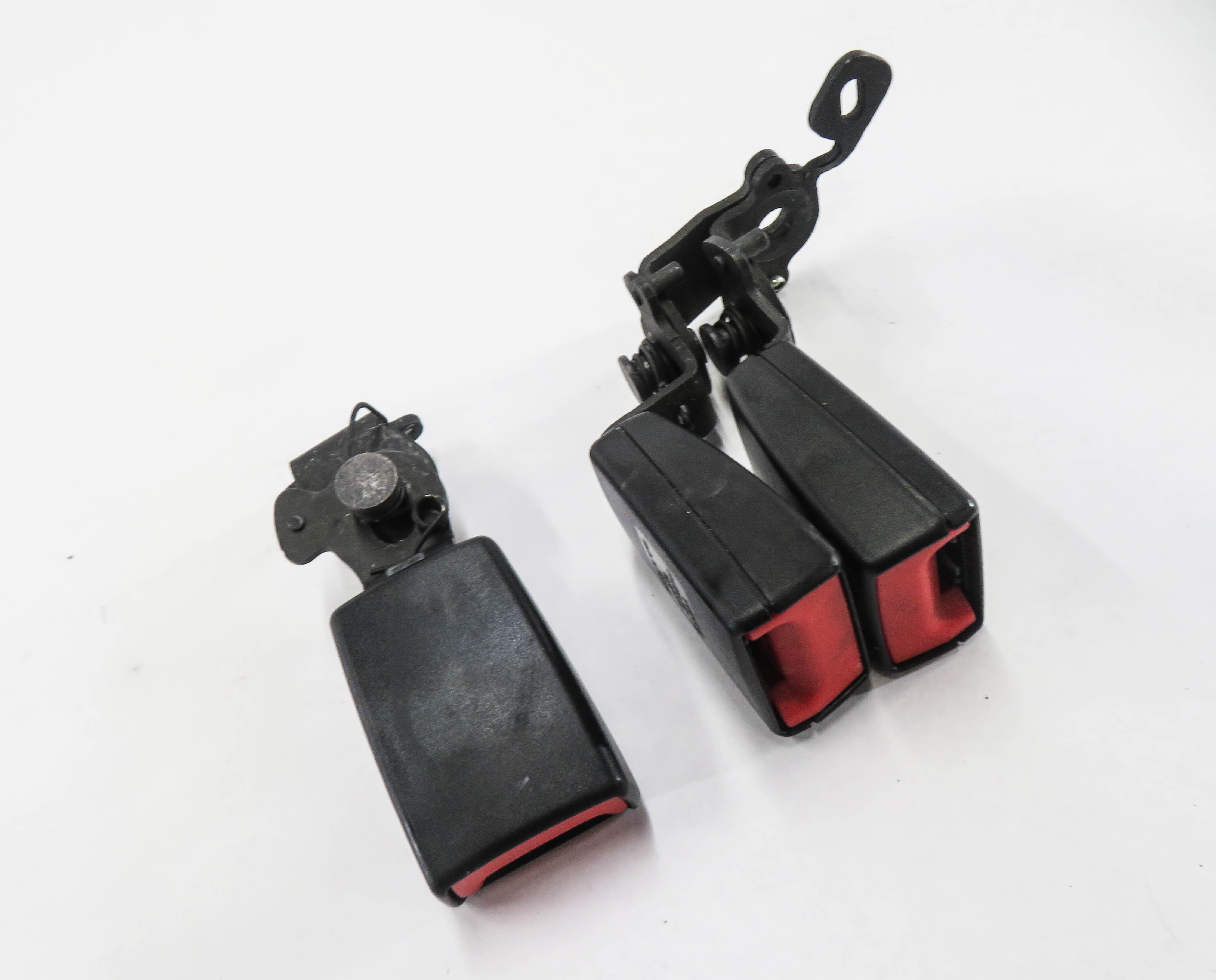 2016 AUDI A3 (8V) REAR SEAT SEATBELT BUCKLE RECEIVER SET — exact item pictured