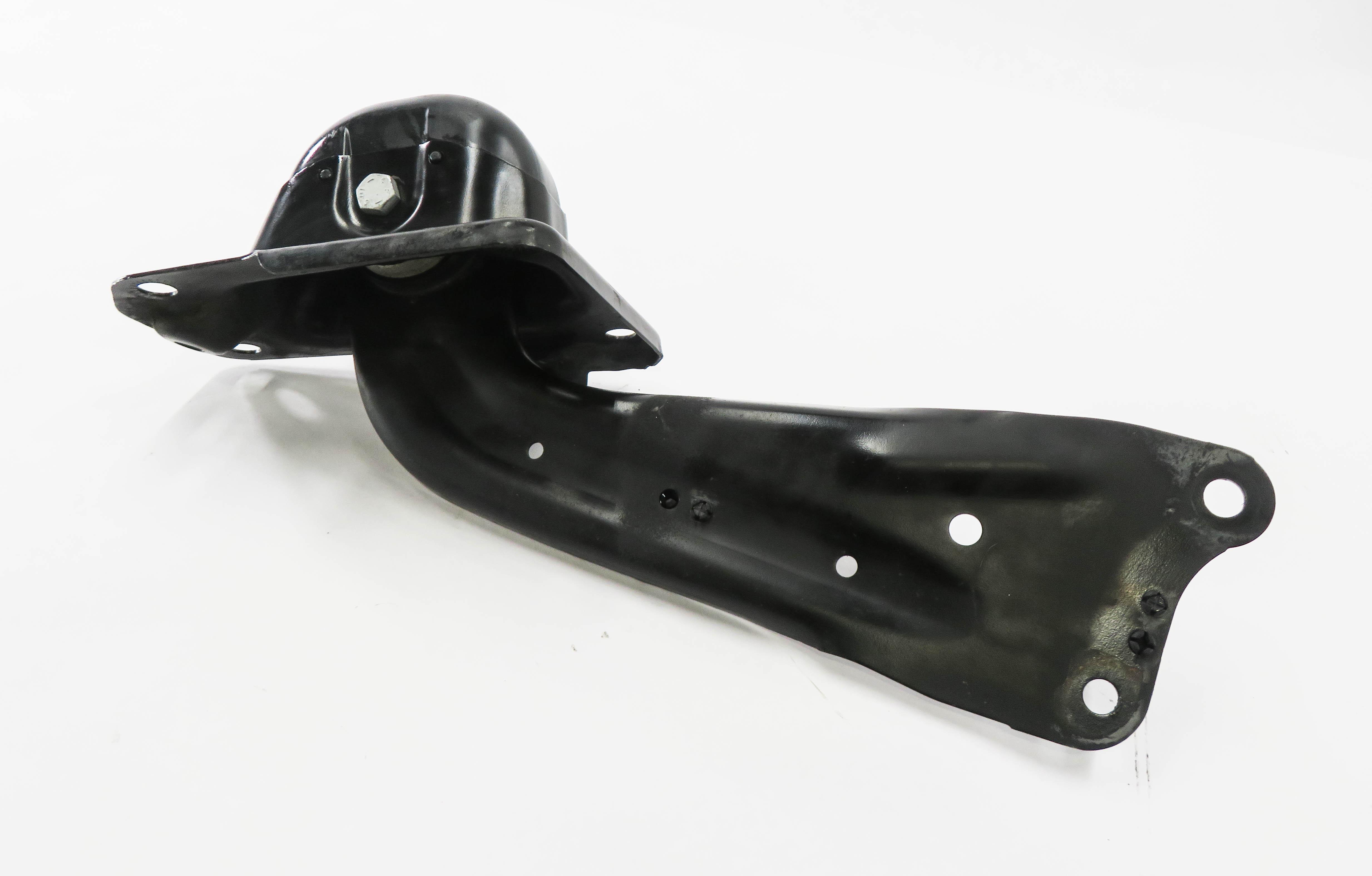 2015-2019 AUDI VW GOLF / A3 S3 RS3 TT (8V MK3) LEFT DRIVER REAR TRAILING ARM — exact item pictured