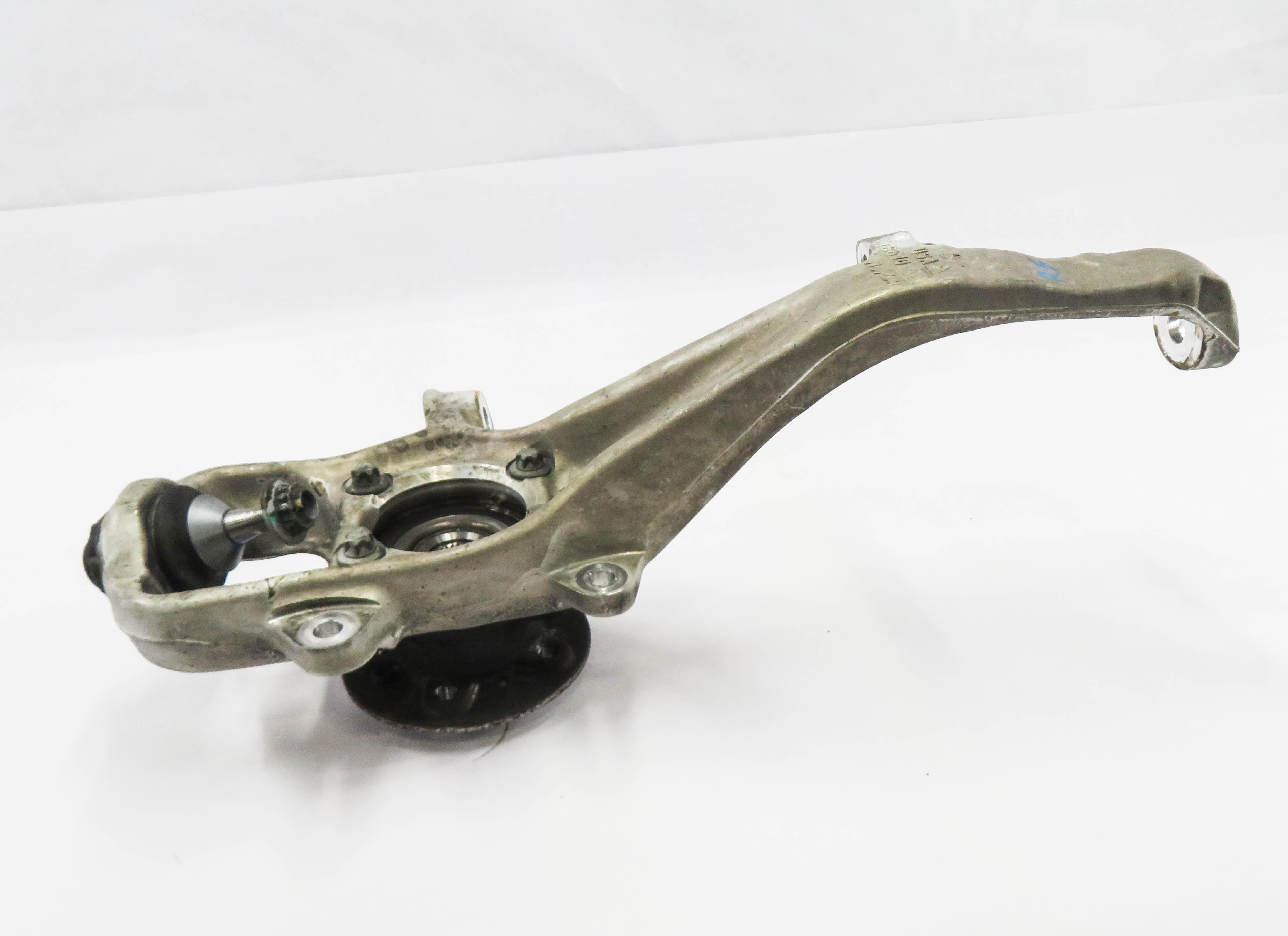 12-19 MERCEDES GL350 GL550 ML350 ML550 (W166 X166) RIGHT FRONT SPINDLE KNUCKLE — exact item pictured
