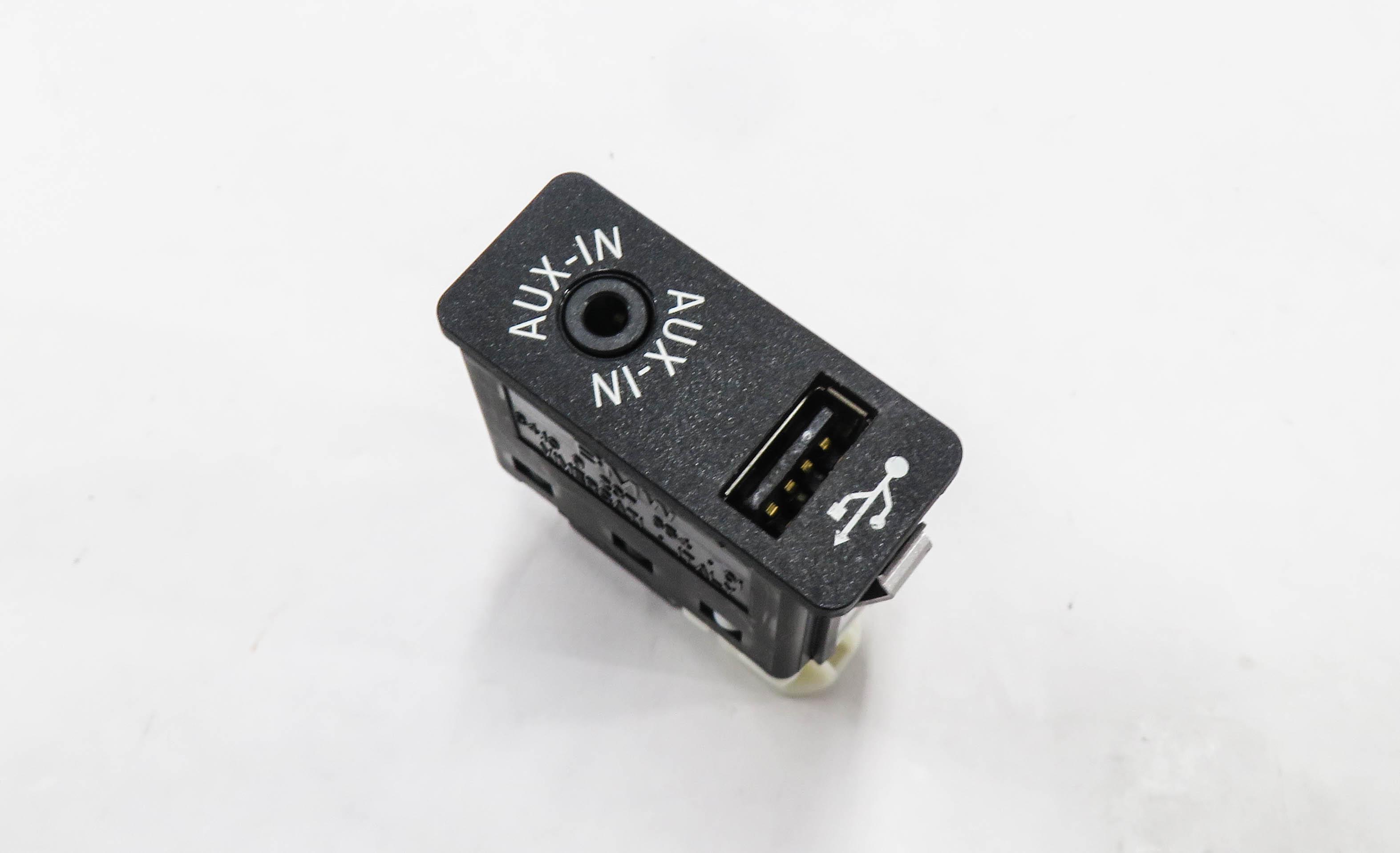 2013 BMW X5 (E70) RADIO STEREO AUX AUXILIARY AUDIO IN INPUT JACK w/ USB — exact item pictured
