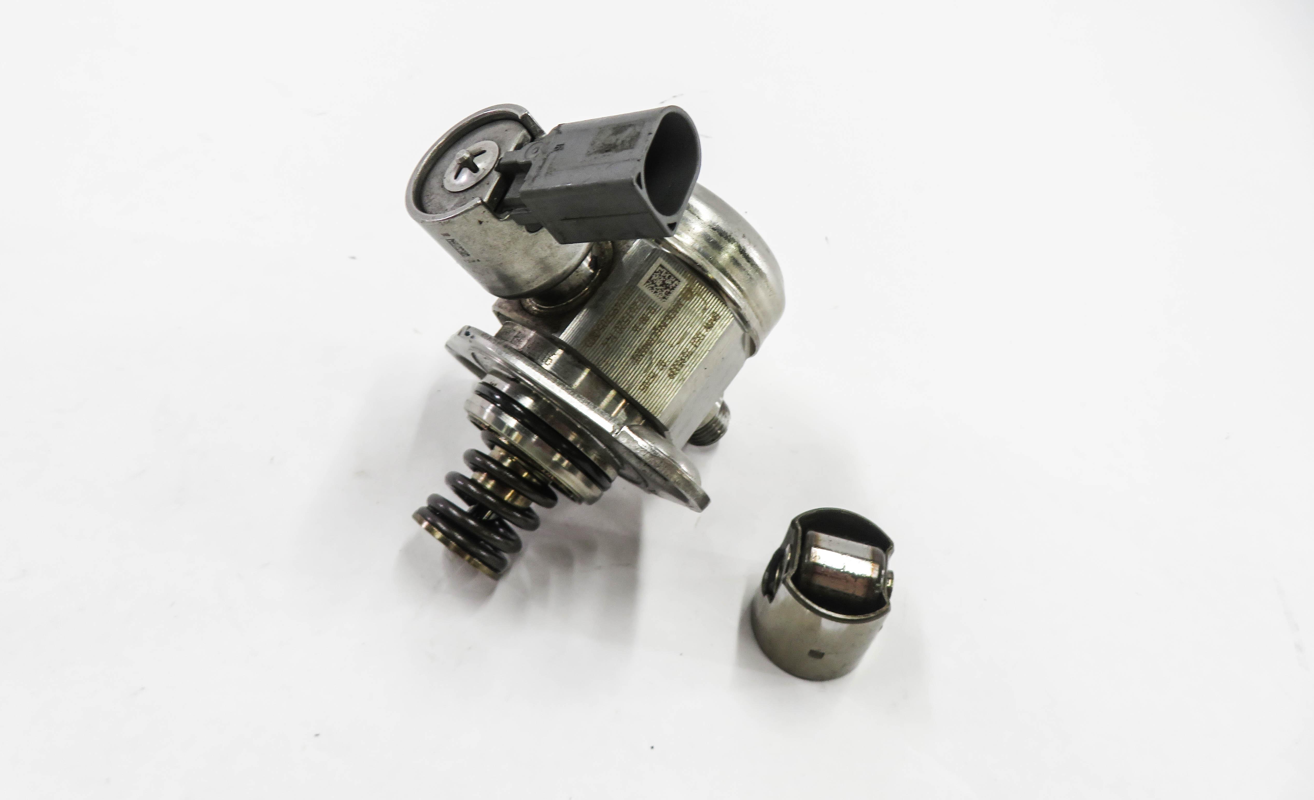 08-14 BMW 550i 650i 750i X5 X6 (F01 F10 E70 E71 E72) 4.4L - MECHANICAL FUEL PUMP — exact item pictured