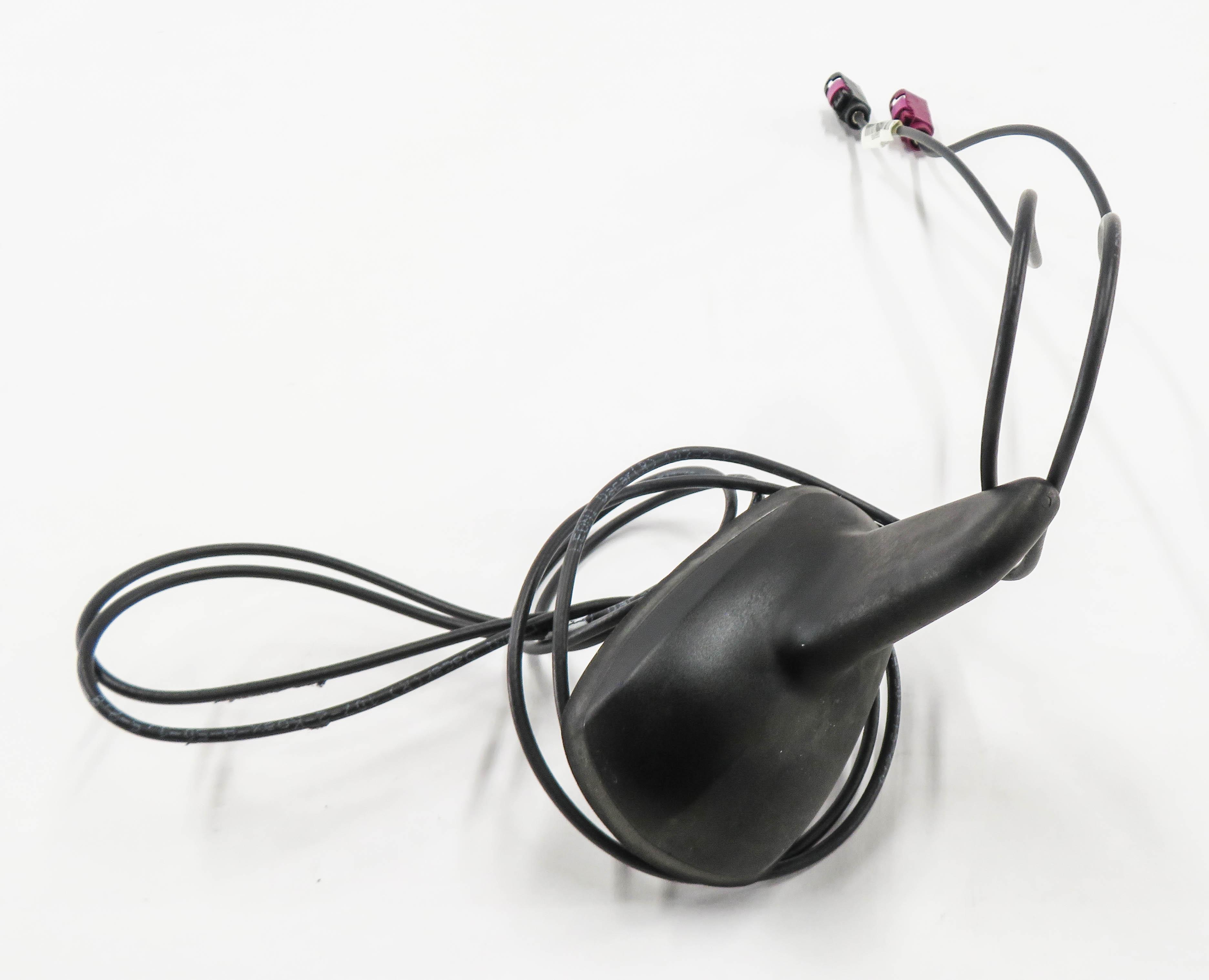 2014 MERCEDES C250 (W204) RADIO STEREO SHARK FIN ANTENNA (BLACK) — exact item pictured