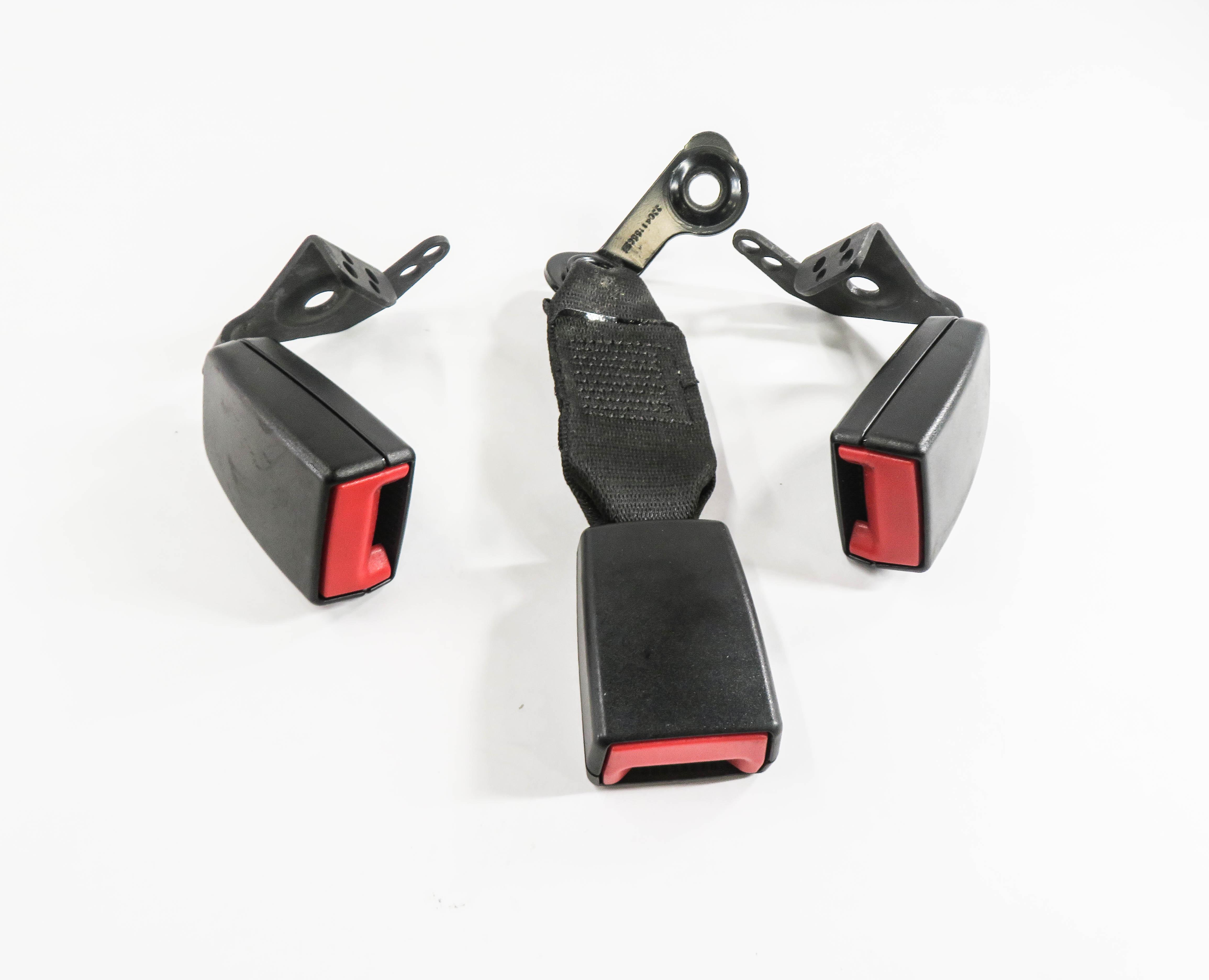 2014 MERCEDES C250 (W204) REAR - SEATBELT BUCKLE RECEIVER SET (BLACK) — exact item pictured
