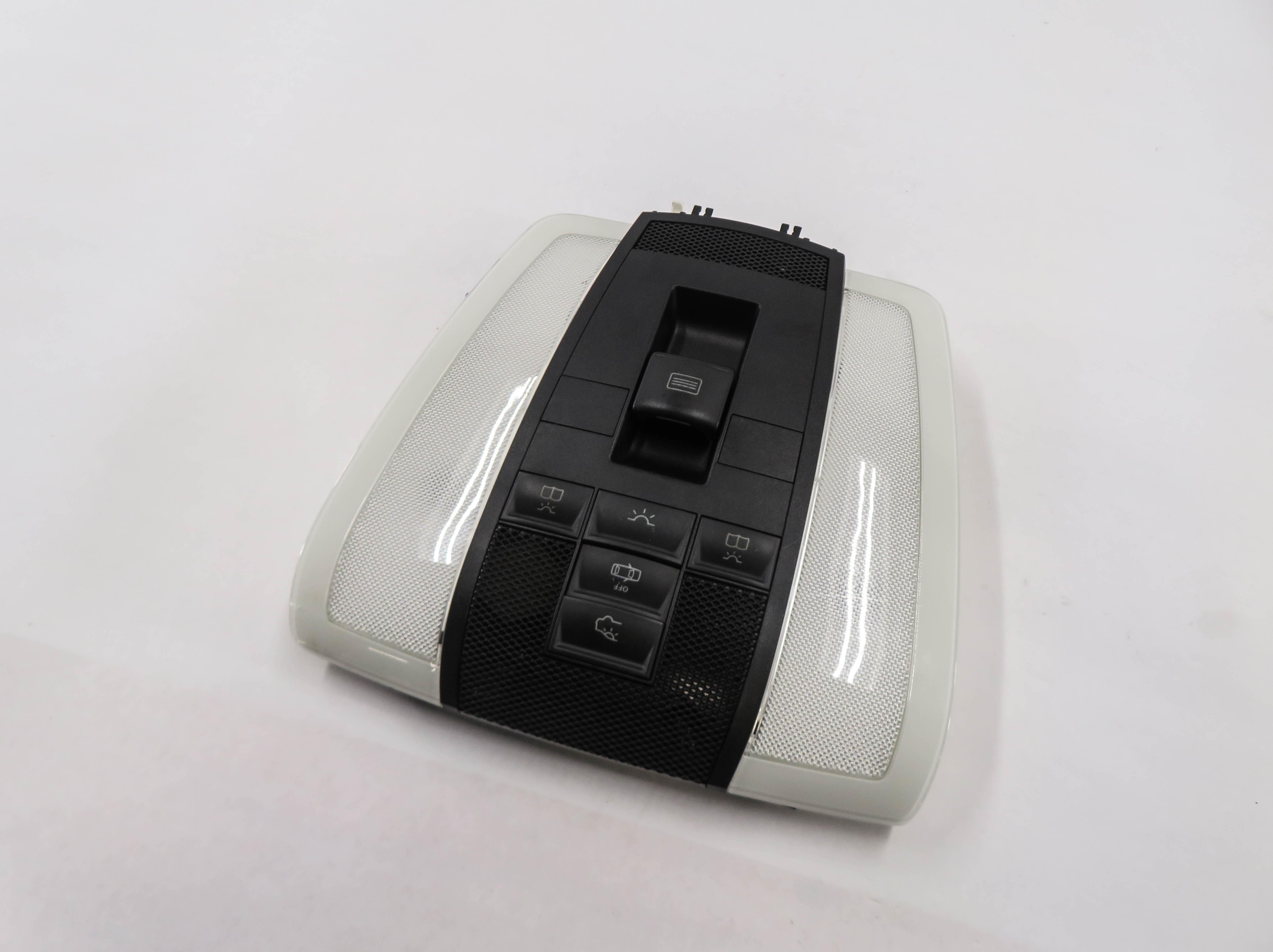 2012 MERCEDES C250 (W204) DOMELIGHT MAP READING COURTESY DOME LIGHT LAMP (BLACK) — exact item pictured