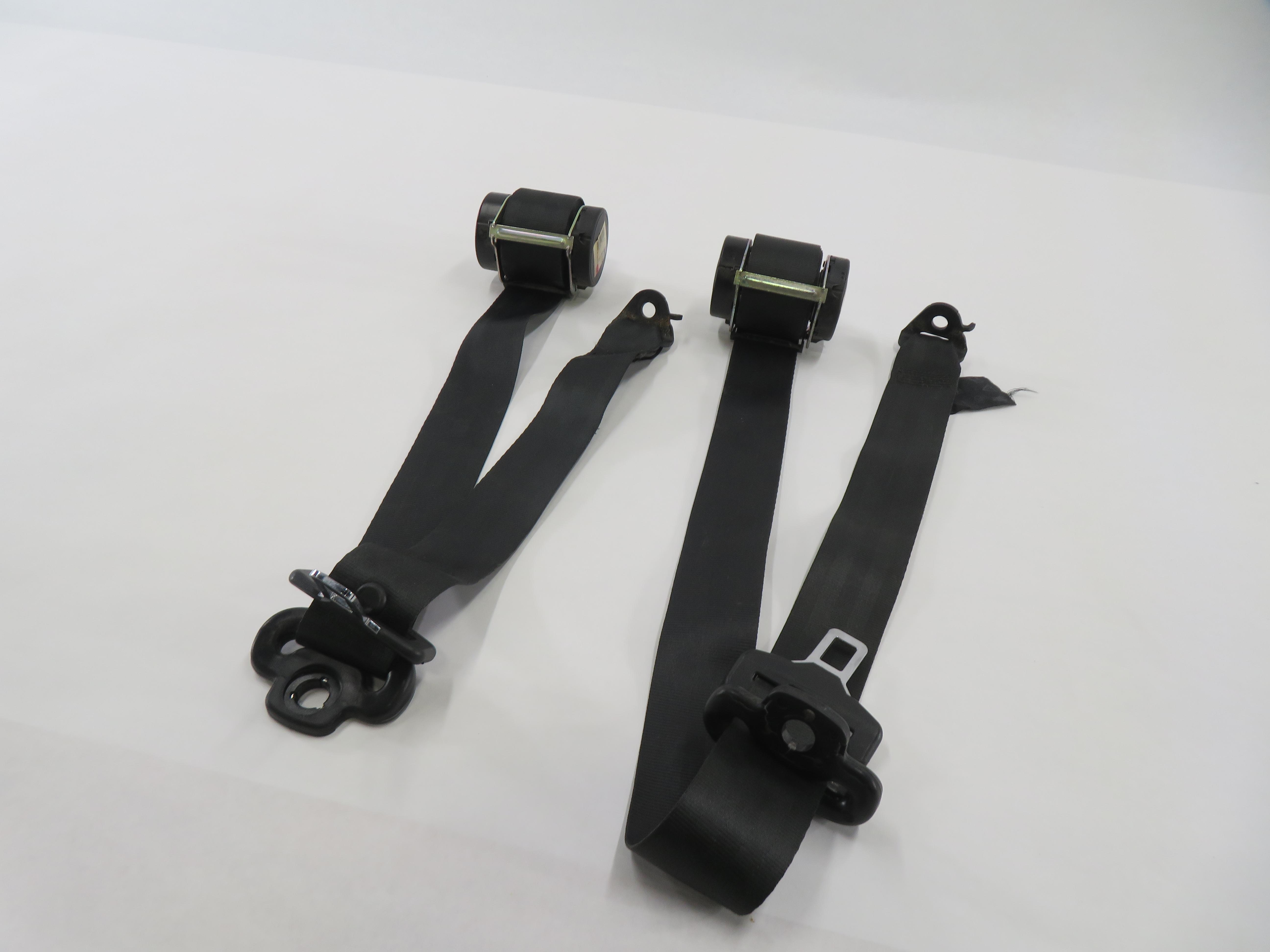 2010 LAND ROVER LR4 - REAR 3rd THIRD ROW SEAT SEATBELT RETRACTOR SET (BLACK) — exact item pictured