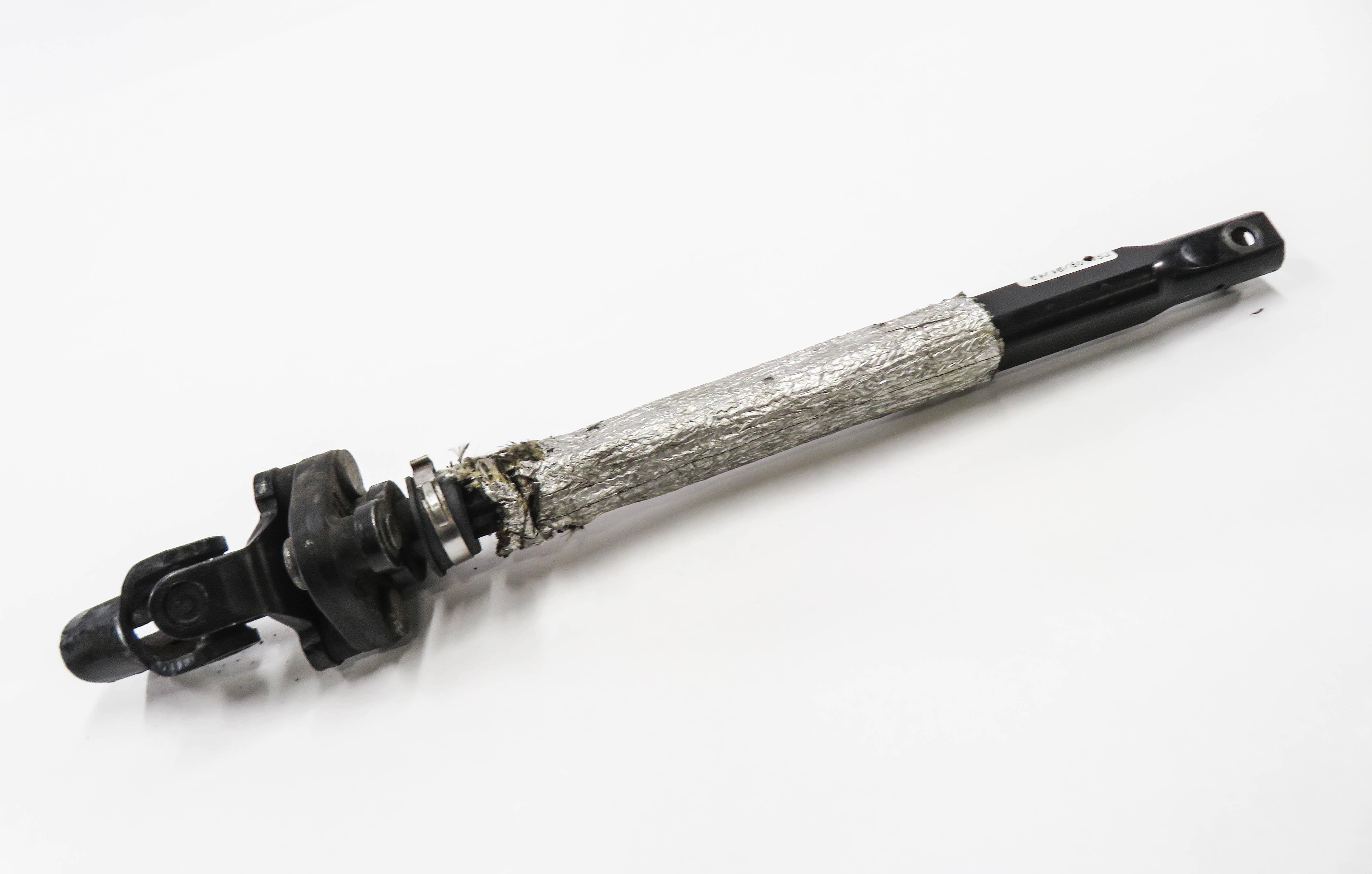 2010 LAND ROVER LR4 - STEERING COLUMN SHAFT U-JOINT COUPLER LINKAGE SHAFT — exact item pictured