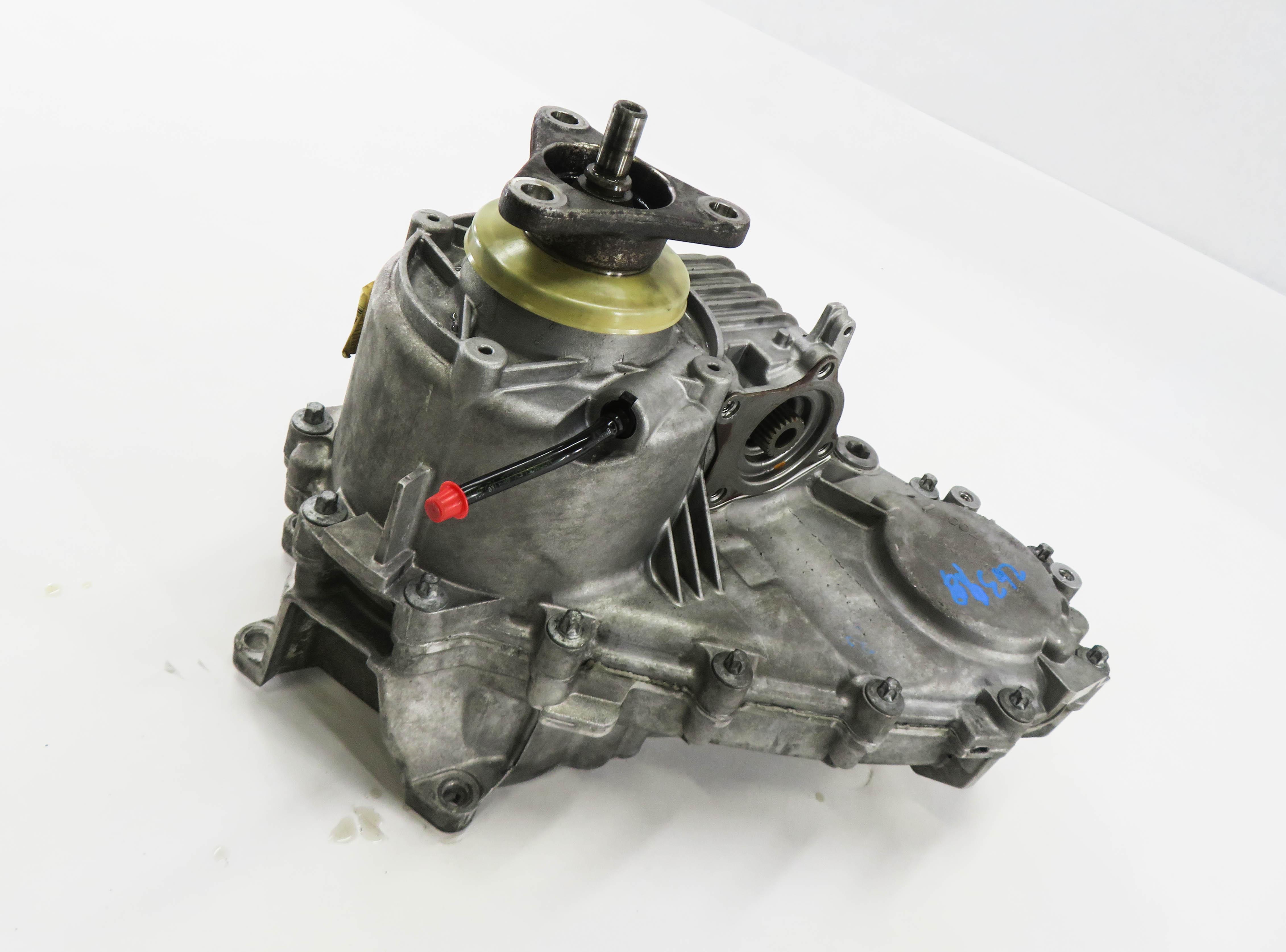 2009-2014 BMW X5M X6 X6M (E70 E71) 4.4L S63 TWIN TURBO ENGINE - TRANSFER CASE — exact item pictured