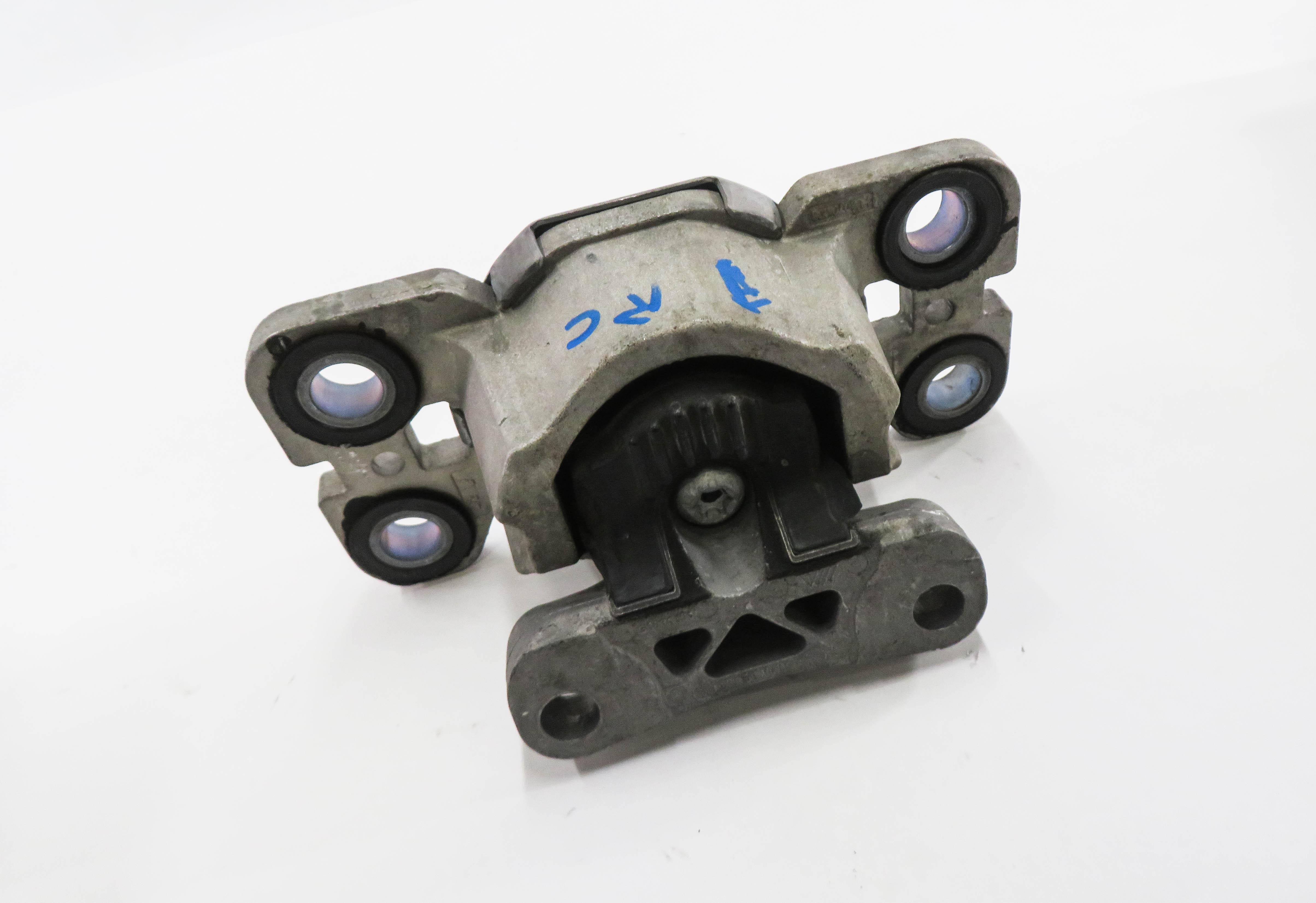 2014 RANGE ROVER EVOQUE (L538) 2.0L TURBO ENGINE - TRANSMISSION MOUNT BRACKET — exact item pictured