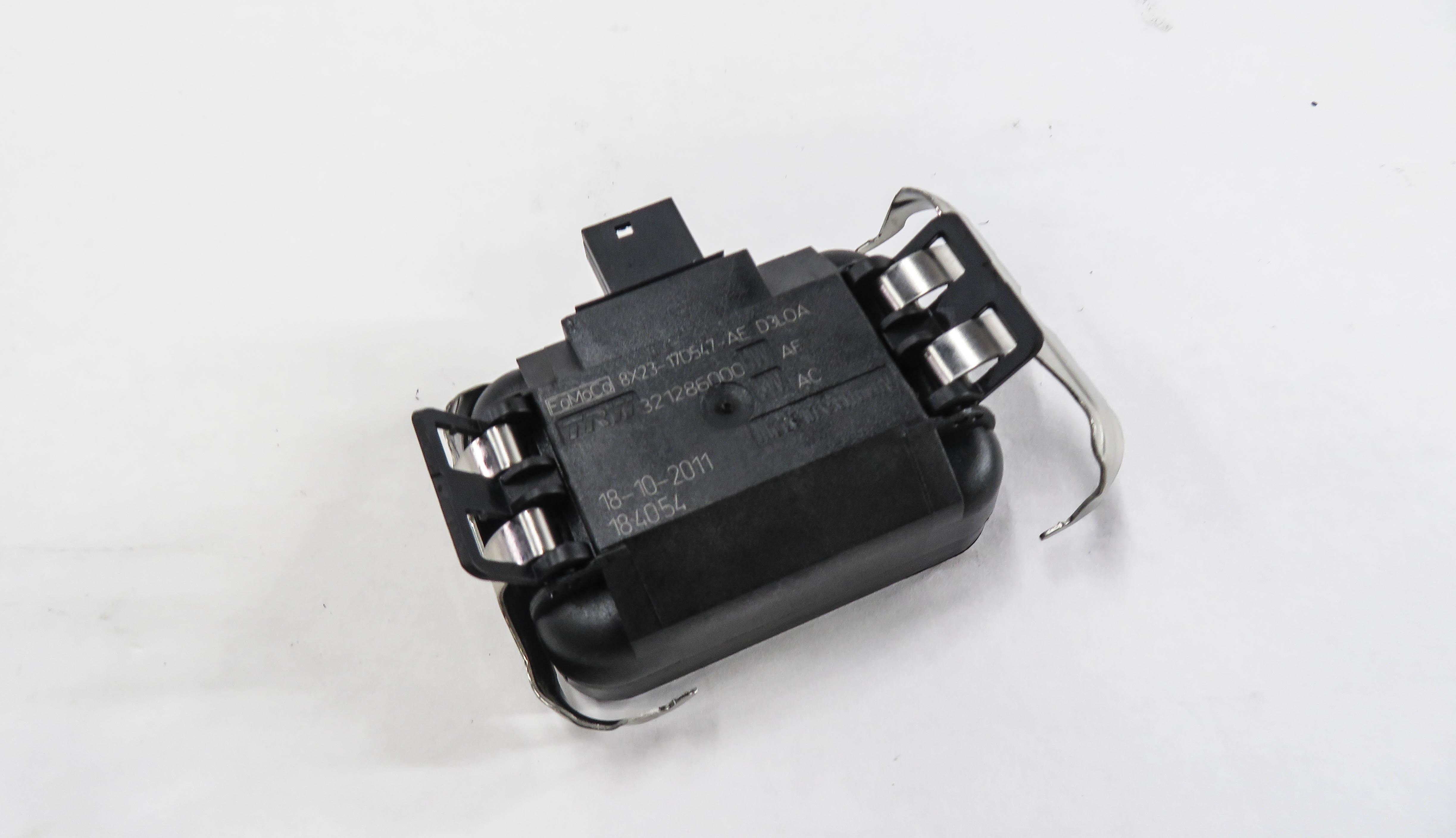 2010-2016 LR2 LR4 RANGE ROVER SPORT (L320 L322) WINDSHIELD WIPER RAIN SENSOR — exact item pictured