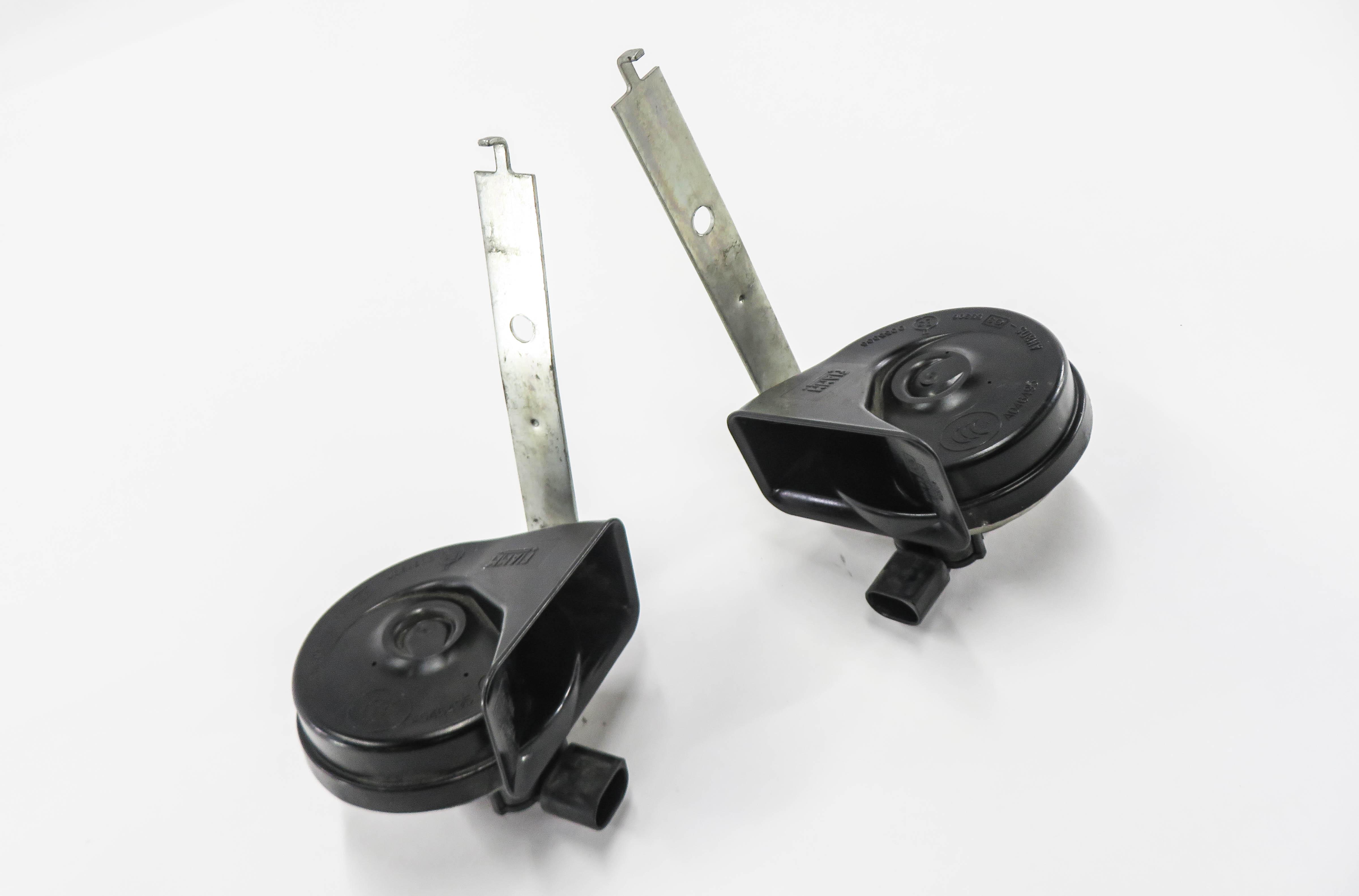 2007-2011 BMW X5 X6 (E70 E71) HIGH & LOW TONE SAFETY HORN SET-2 — exact item pictured