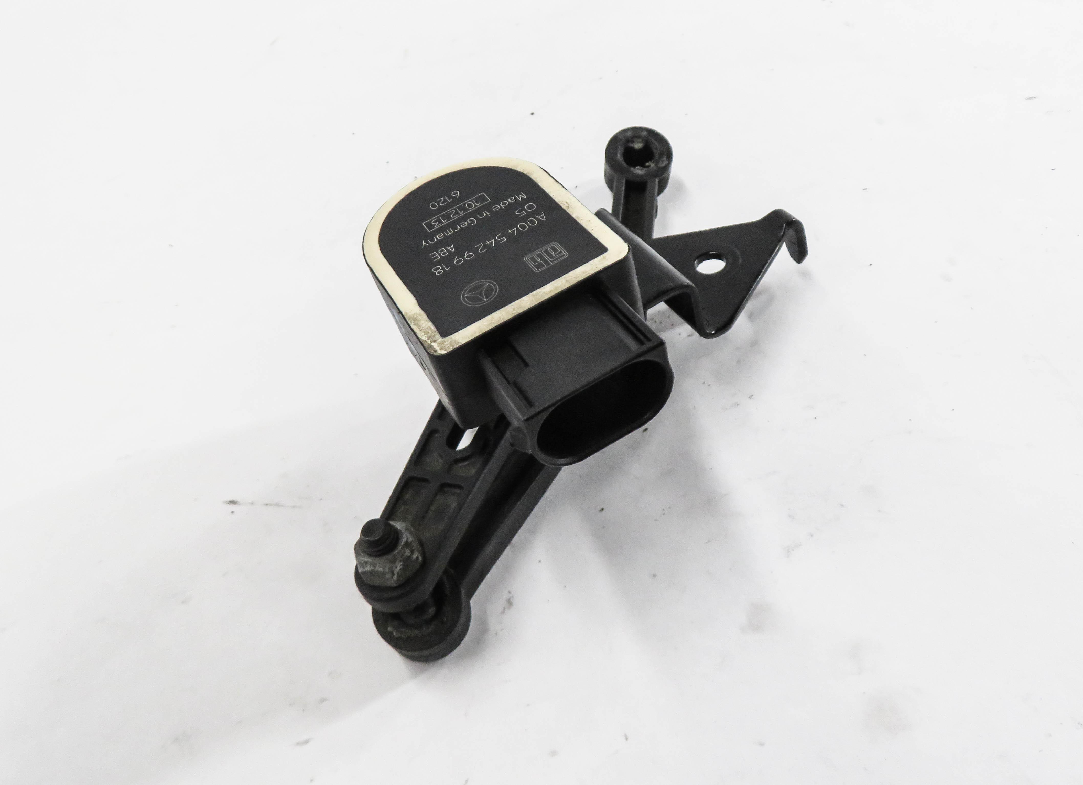 2014 MERCEDES GL550 (X166) RIGHT FRONT PASSENGER SUSPENSION HEIGHT LEVEL SENSOR — exact item pictured