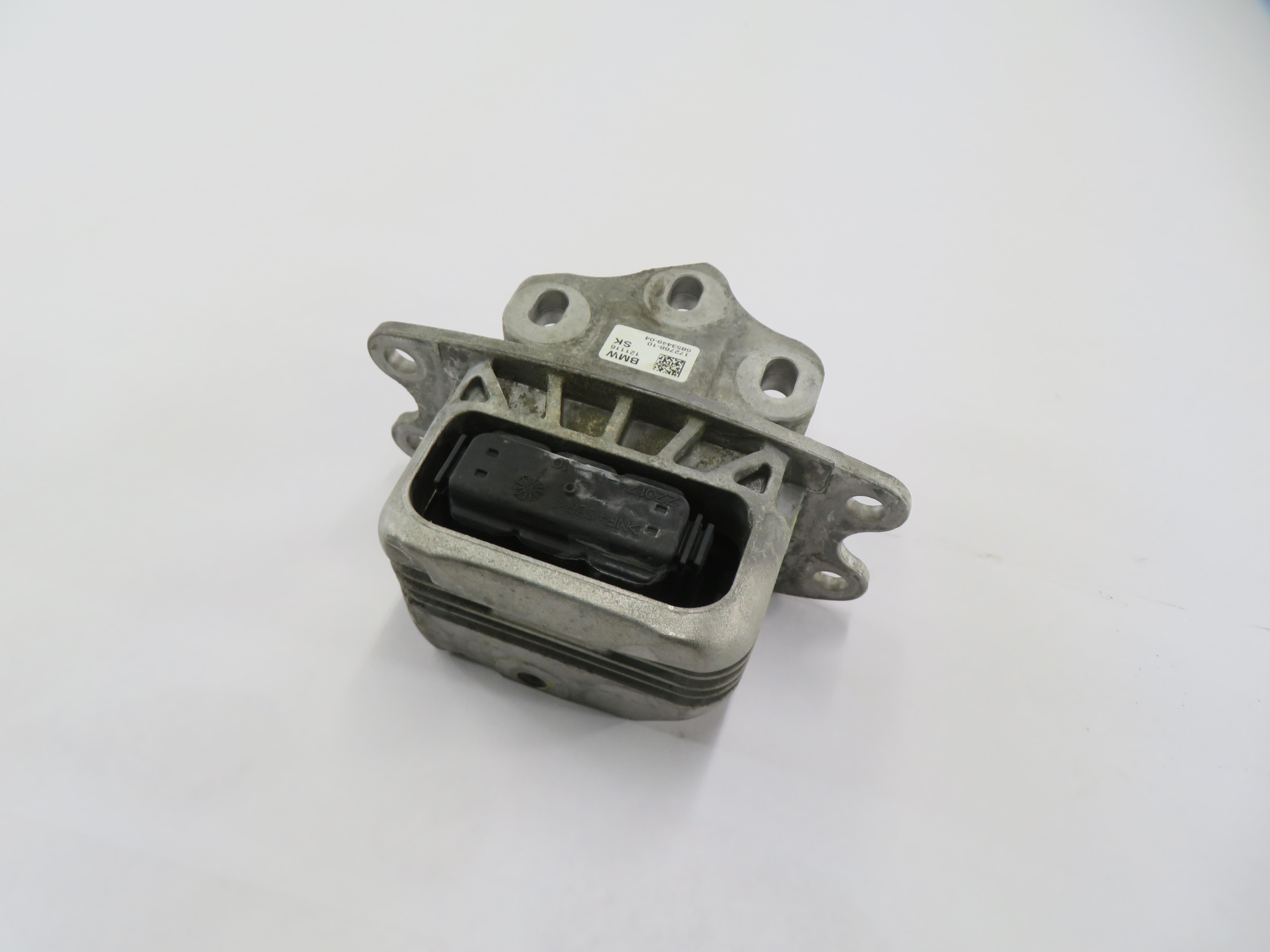 2017 BMW X1 (F48) 2.0L B46 TURBO ENGINE - TRANSMISSION MOTOR MOUNT BRACKET — exact item pictured
