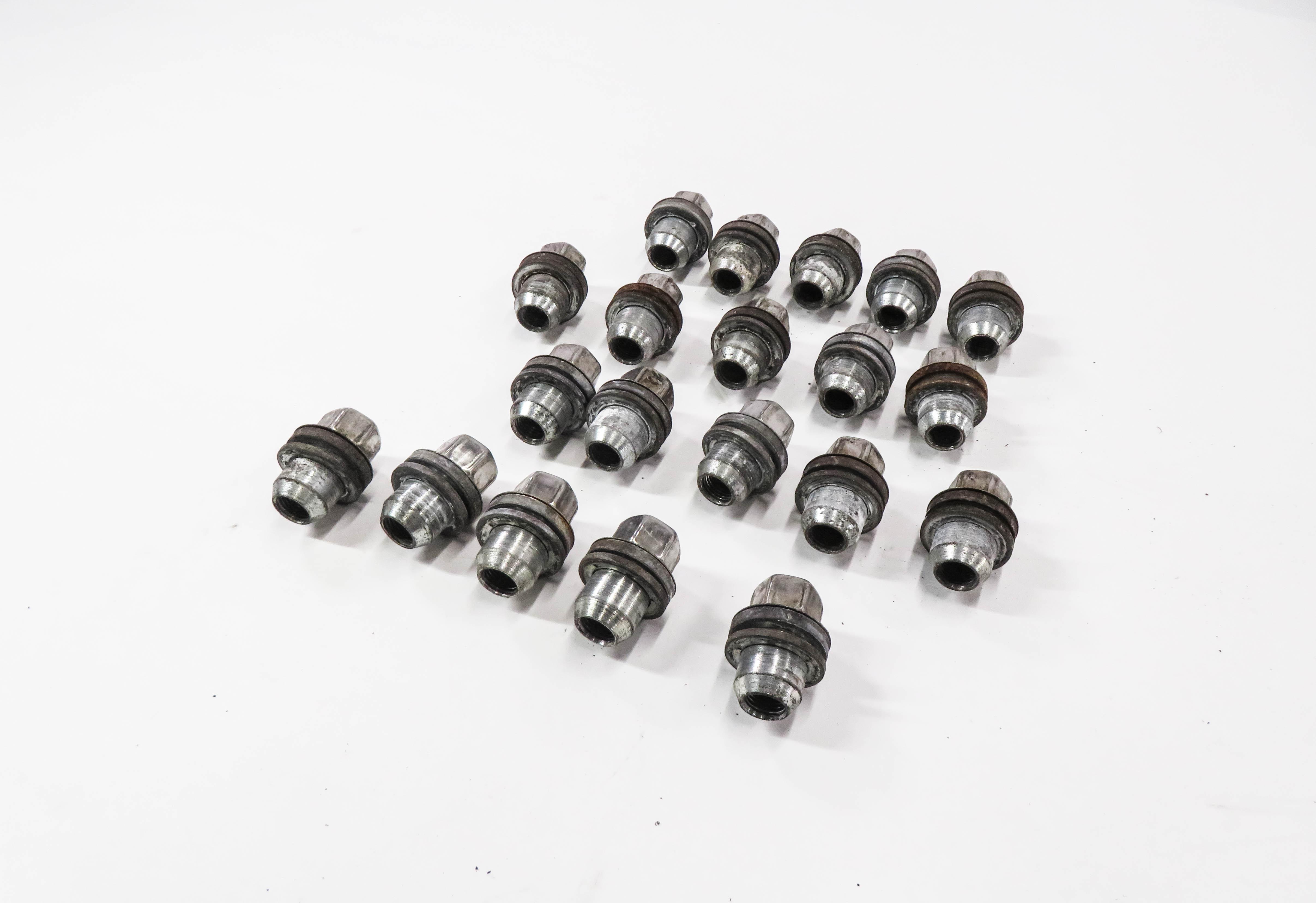 2005-2018 LR3 / LR4 RANGE ROVER SPORT DISCOVERY WHEEL TIRE RIM LUG NUT SET (20) — exact item pictured