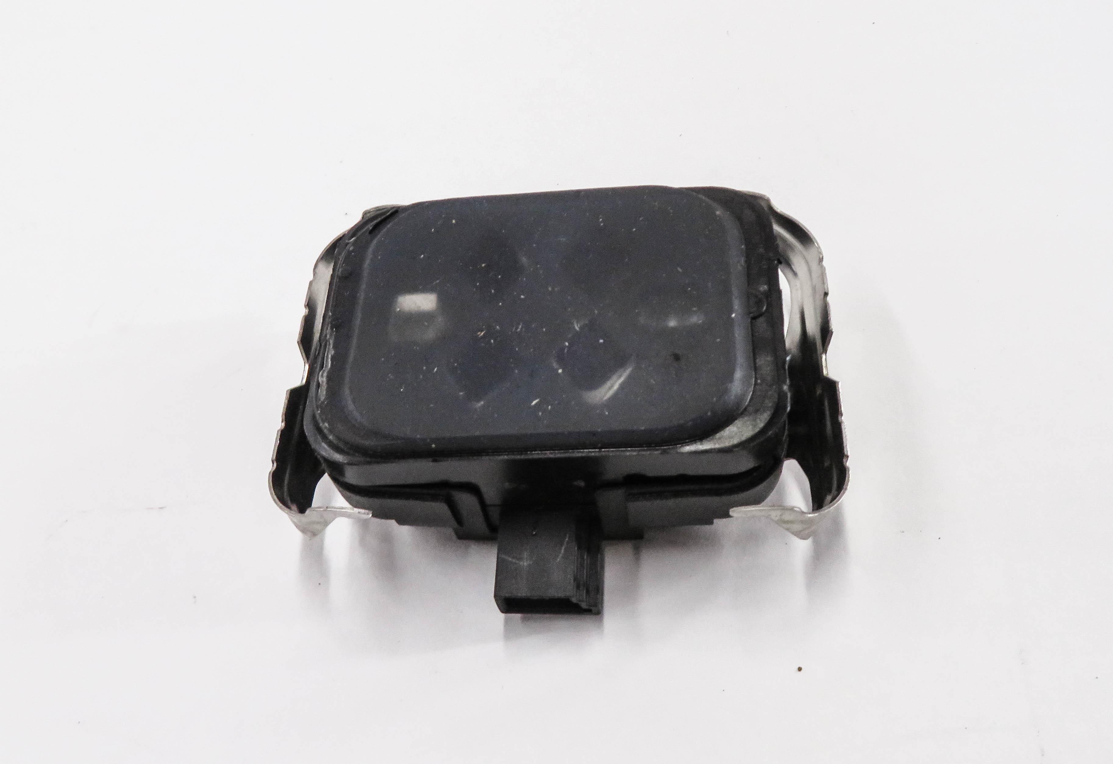 2010-2016 LR2 LR4 RANGE ROVER SPORT (L320 L322) WINDSHIELD WIPER RAIN SENSOR — exact item pictured