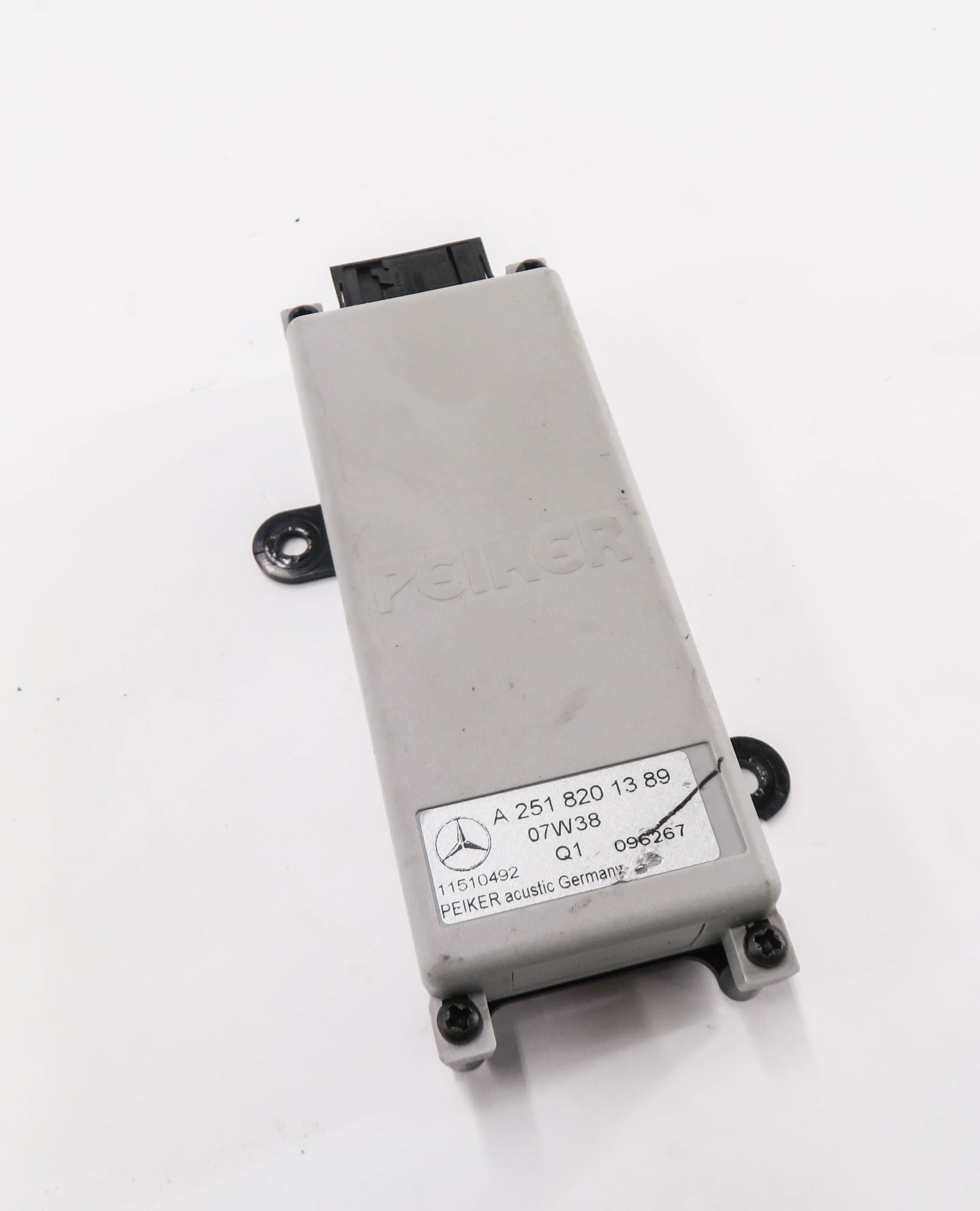 08-09 MERCEDES GL320 GL450 GL550 ML320 ML350 (X164 W164) RADIO ANTENNA AMPLIFIER — exact item pictured