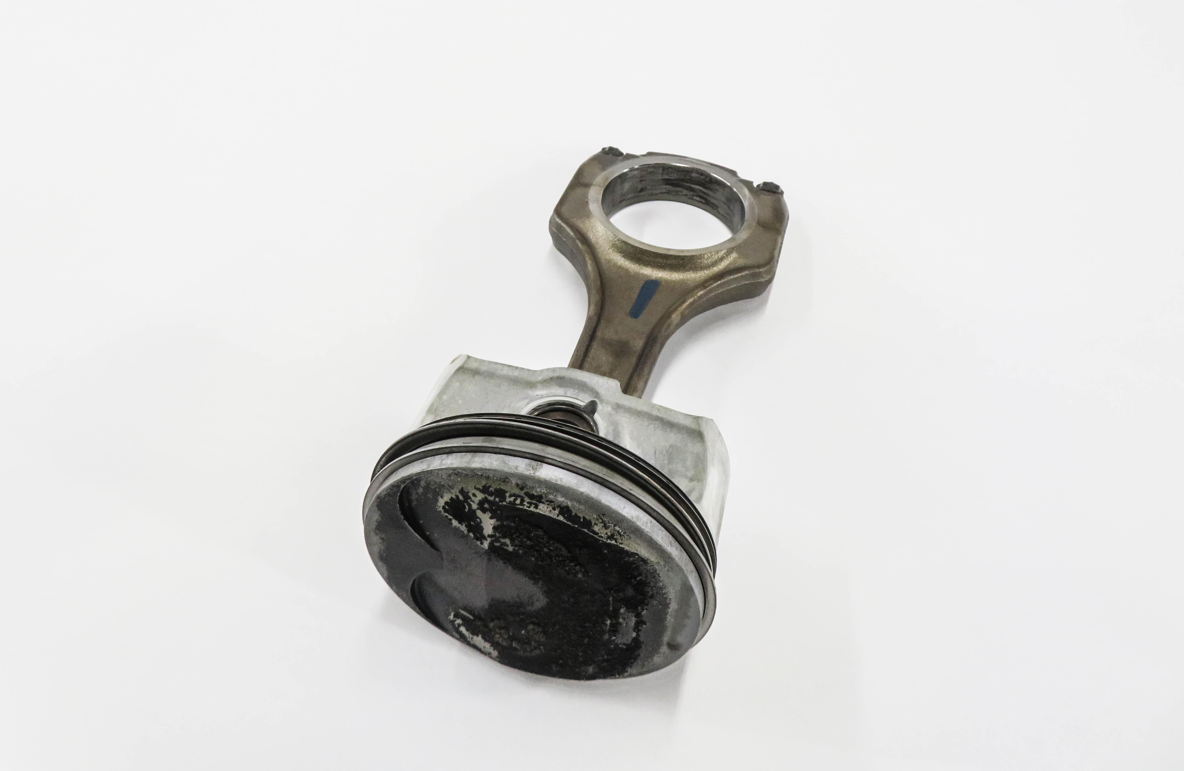 06-10 BMW M3 M5 M6 (E90 E91 E92 E93 E60 E63 E64) S65 S85 ENGINE - LEFT PISTON — exact item pictured