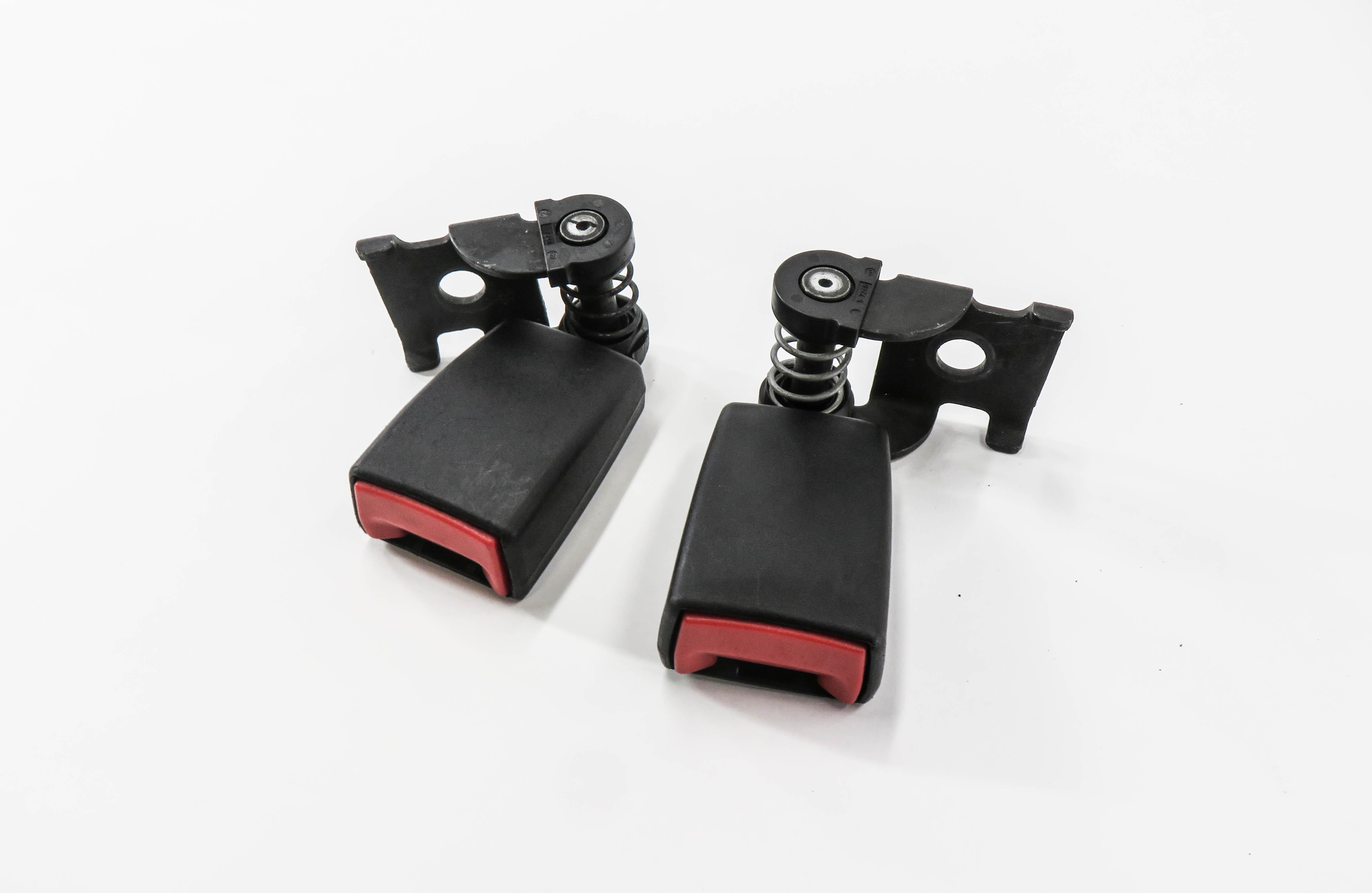 2006 BMW M6 ///M (E63) REAR SEAT SEATBELT BUCKLE RECEIVER SET-2 — exact item pictured