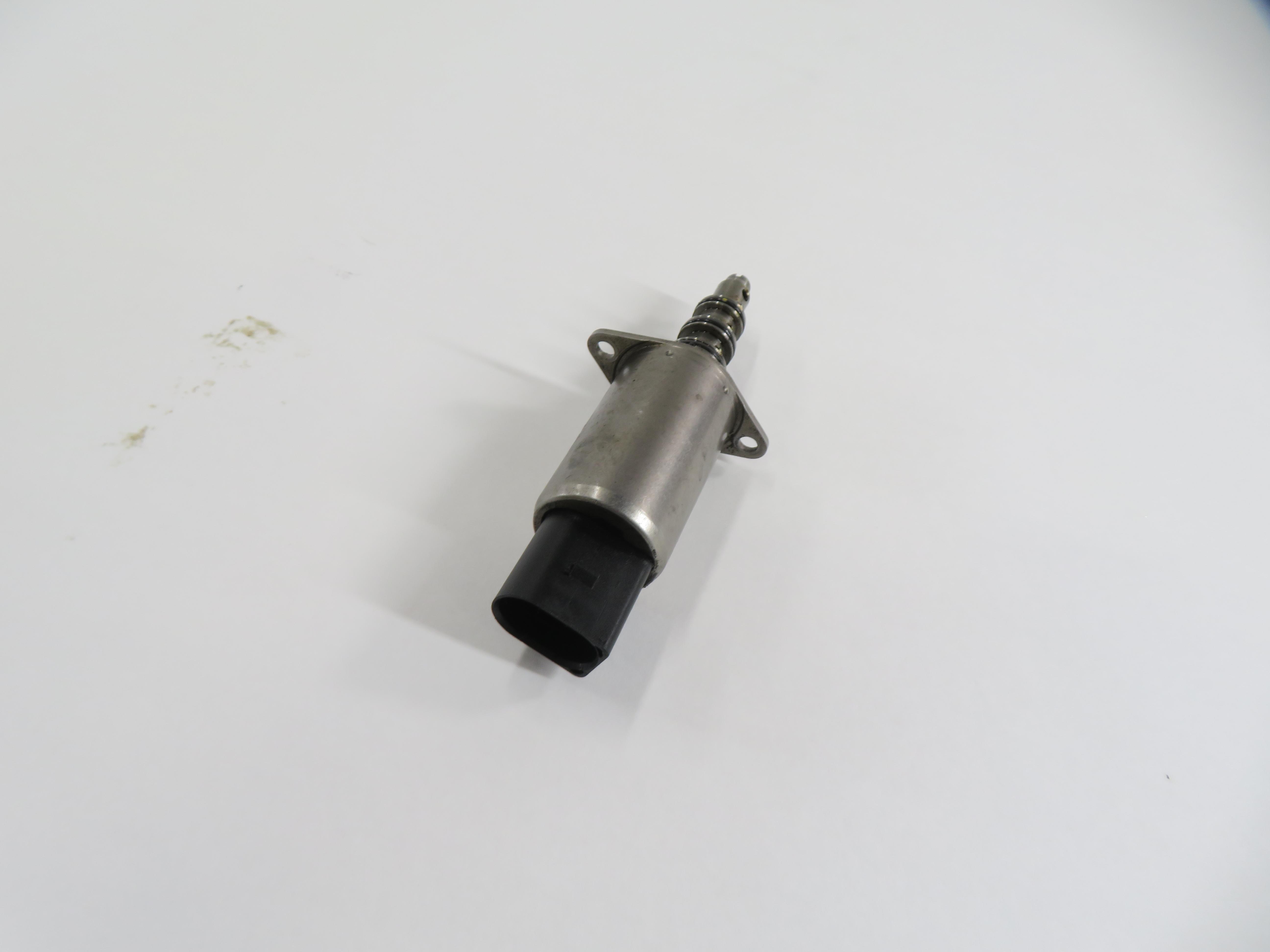 2006 BMW M6 ///M (E63) 5.0L S85 V10 ENGINE - VVT VANOS TIMING SOLENOID — exact item pictured