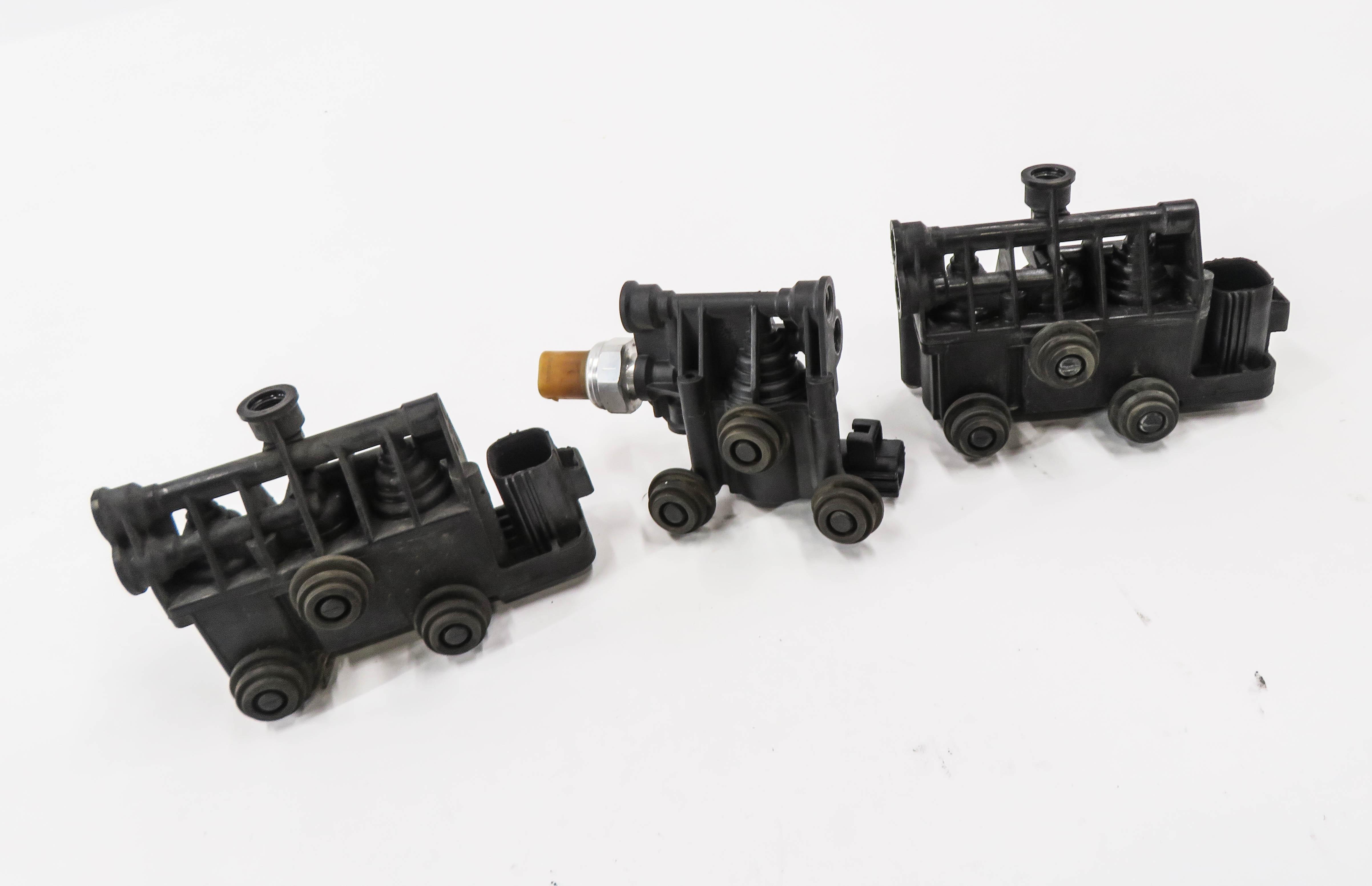 2010 RANGE ROVER SPORT (L320) AIR SUSPENSION VALVE BLOCK SET-3 — exact item pictured