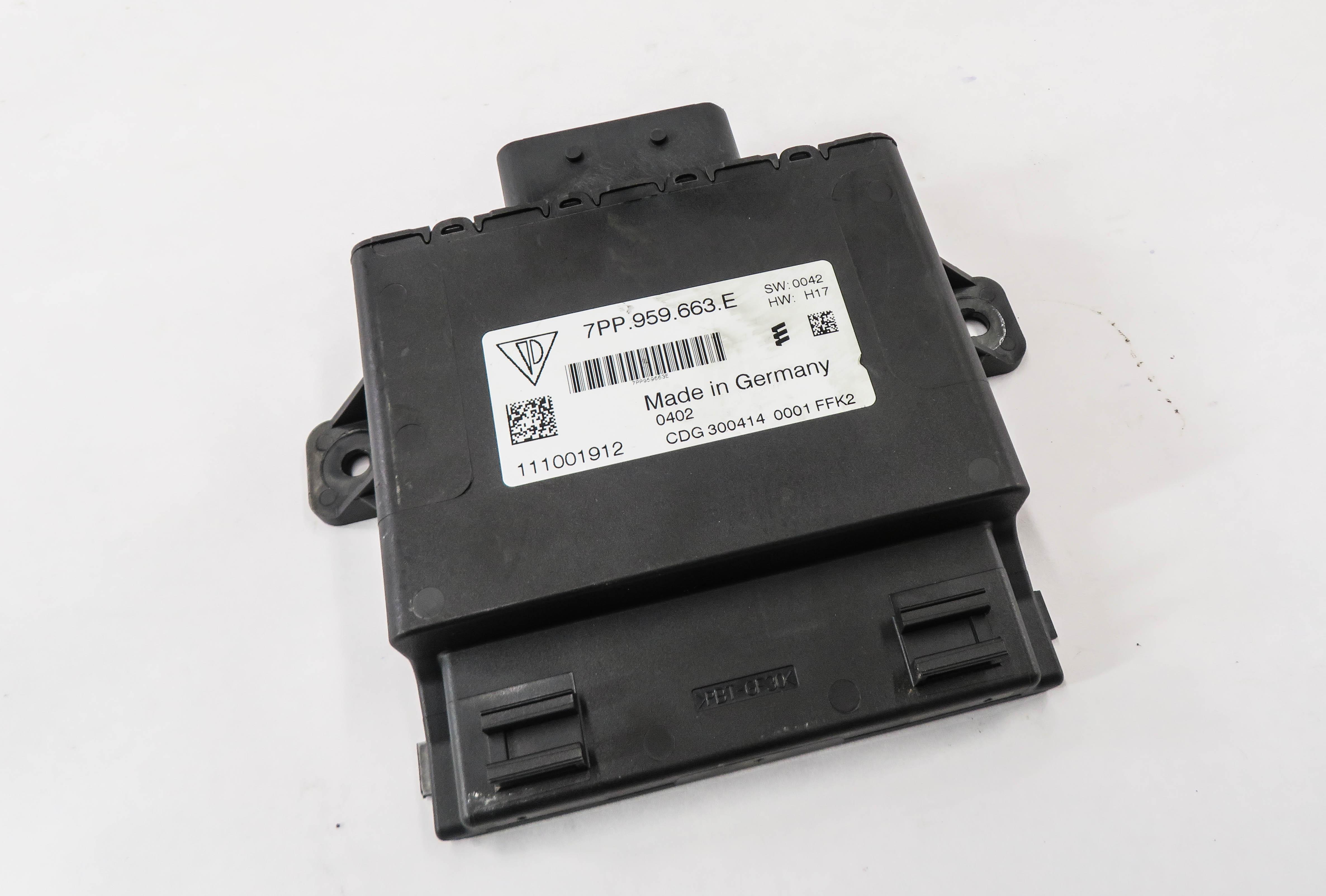 2014 PORSCHE CAYENNE (958) VOLTAGE CONVERTER CONTROL MODULE — exact item pictured