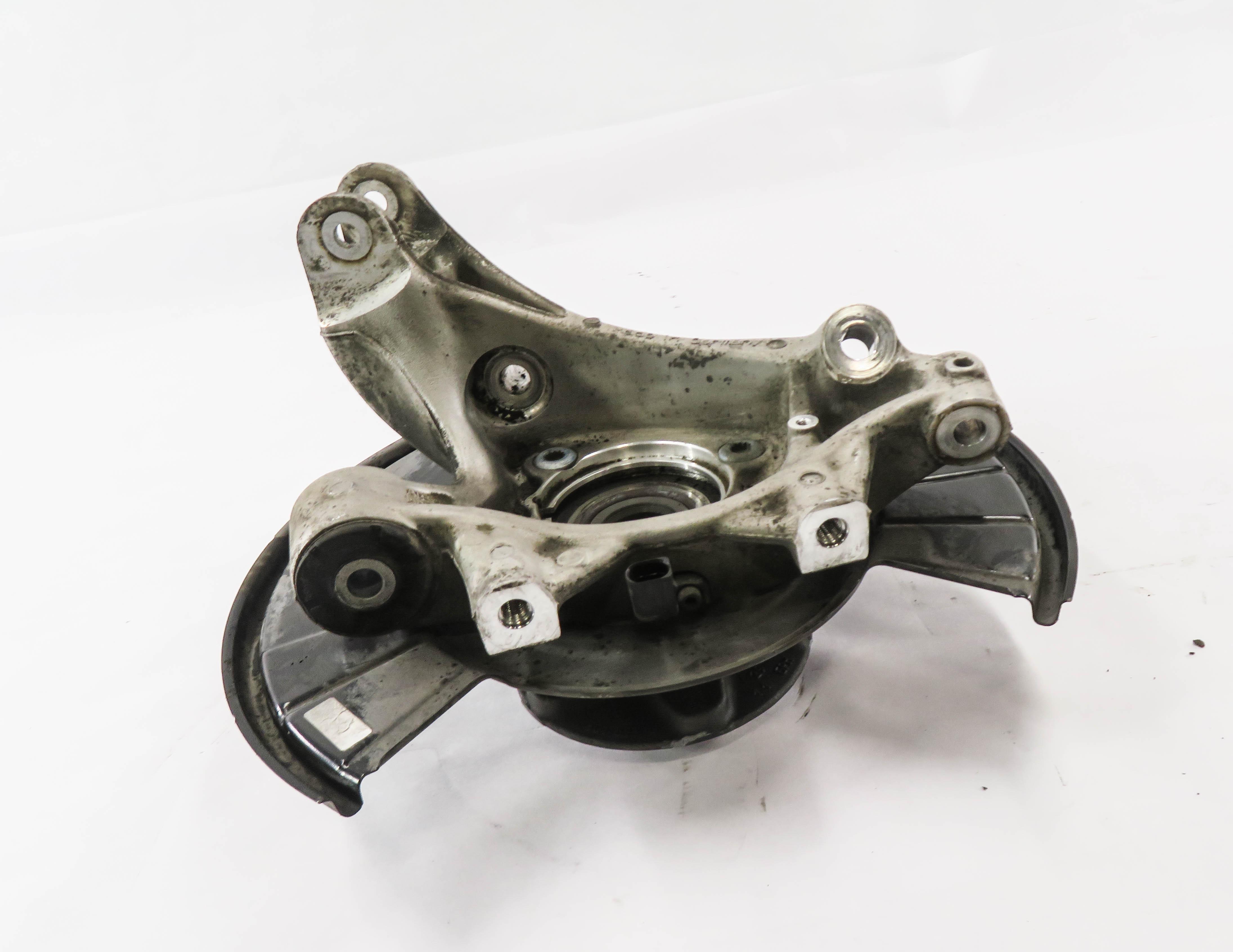 2011-2014 PORSCHE CAYENNE (958) LEFT DRIVER REAR SPINDLE KNUCKLE WHEEL HUB — exact item pictured