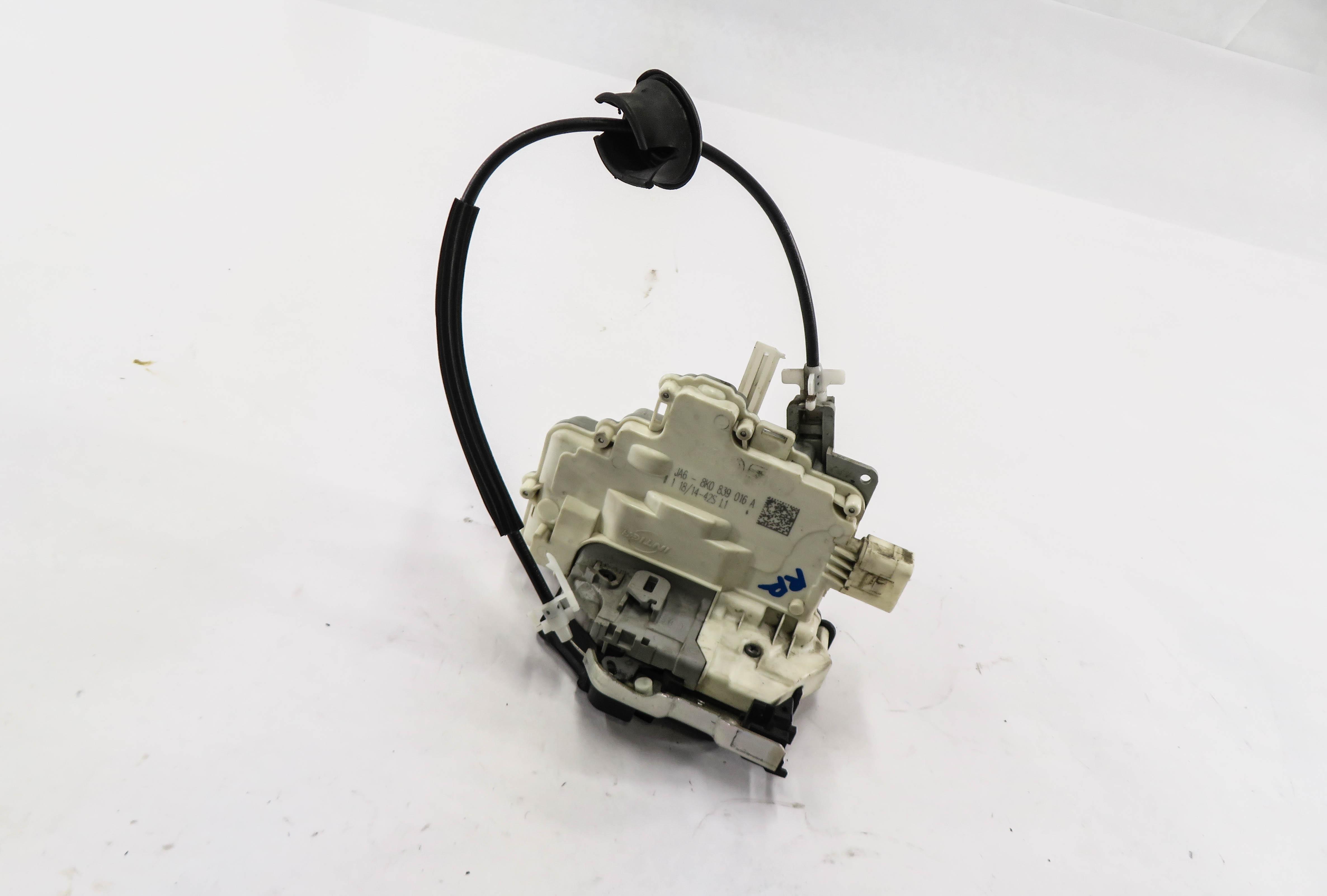 09-18 AUDI / PORSCHE - A4 S4 Q5 CAYENNE PANAMERA - RIGHT REAR DOOR LOCK LATCH — exact item pictured