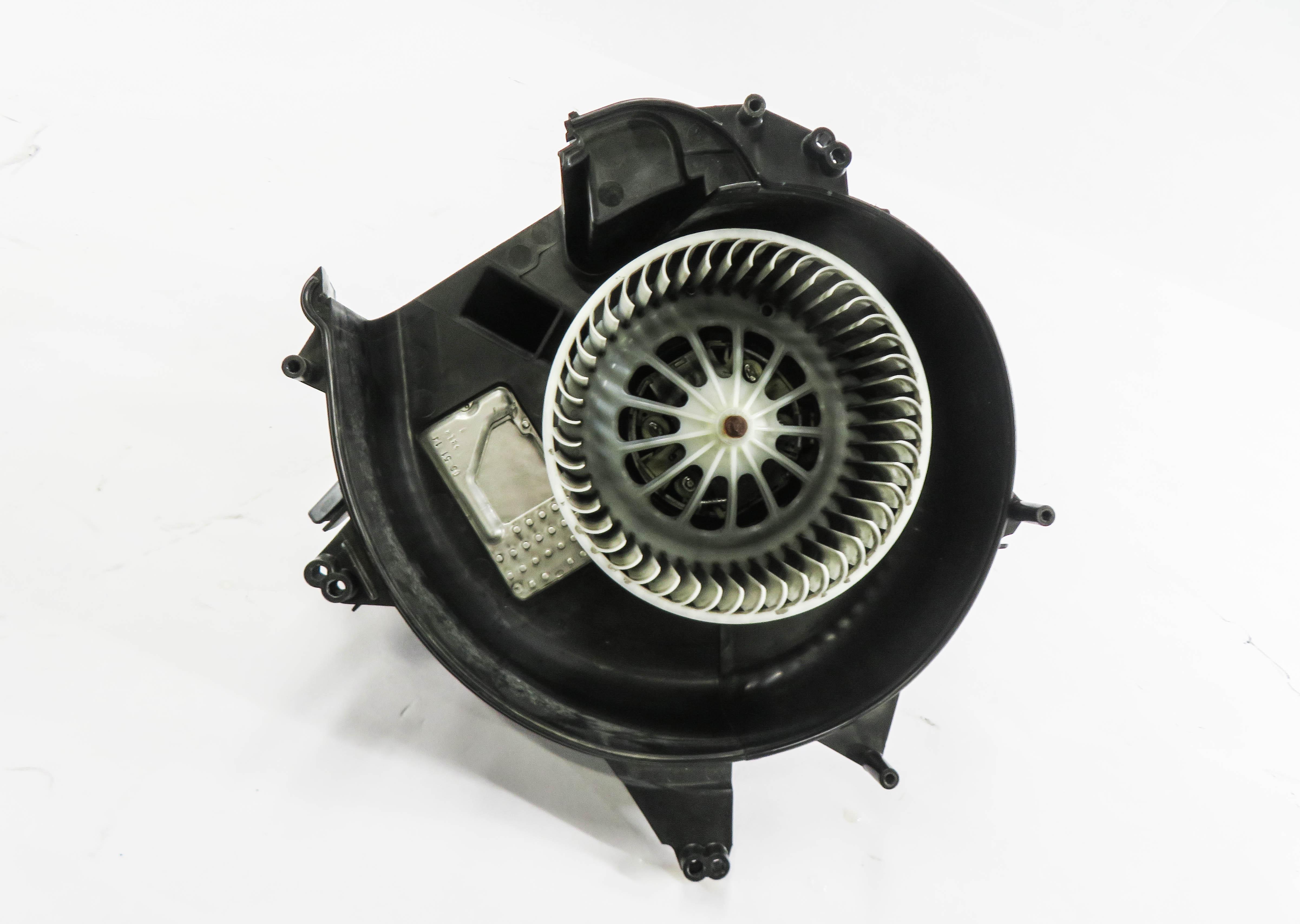 09-18 BMW 528i 535i 550i 640i M6 740i 750i 760i (F01 F06 F10 F12) BLOWER MOTOR — exact item pictured