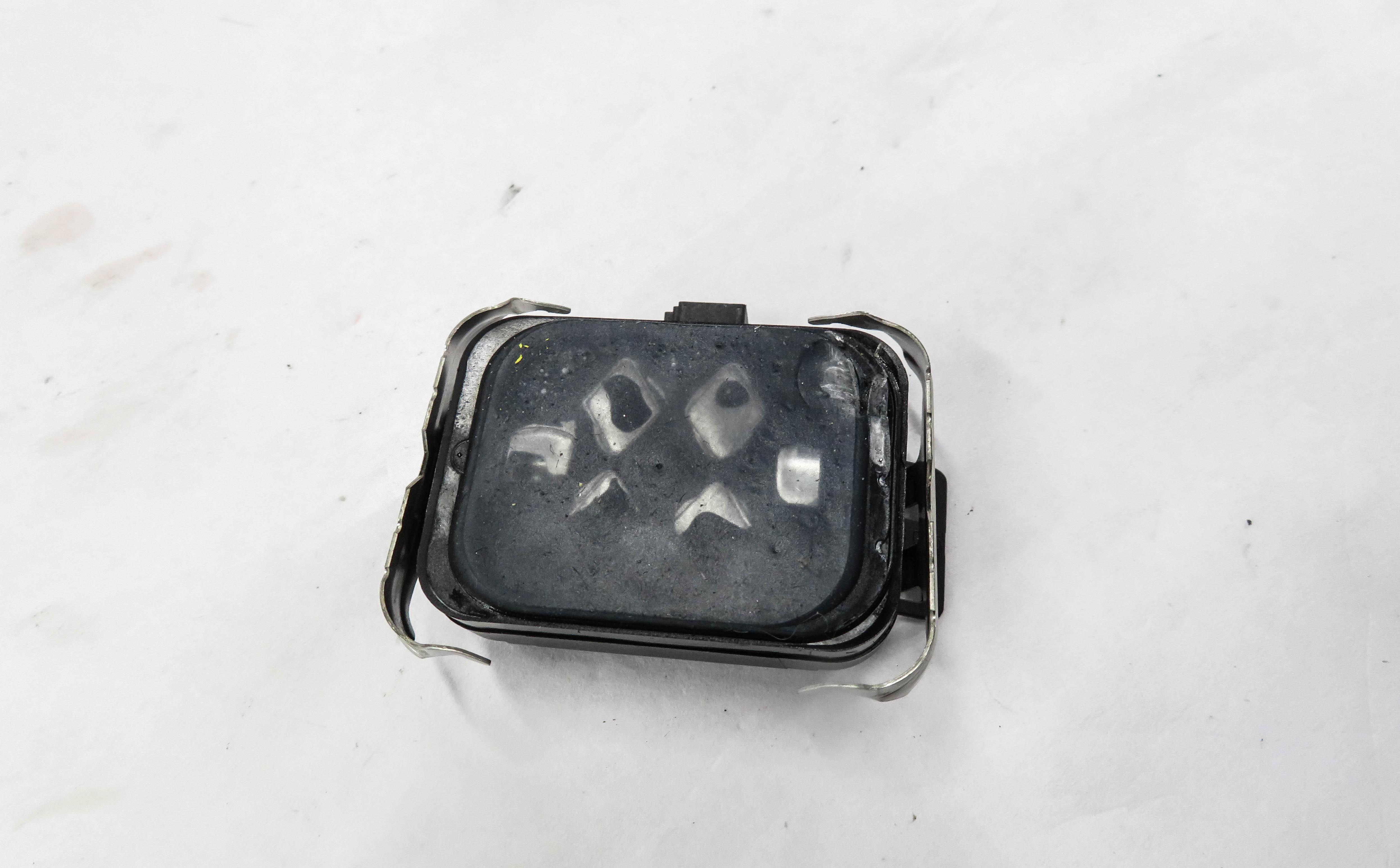 2010-2016 LR2 LR4 RANGE ROVER SPORT (L320 L322) WINDSHIELD WIPER RAIN SENSOR — exact item pictured