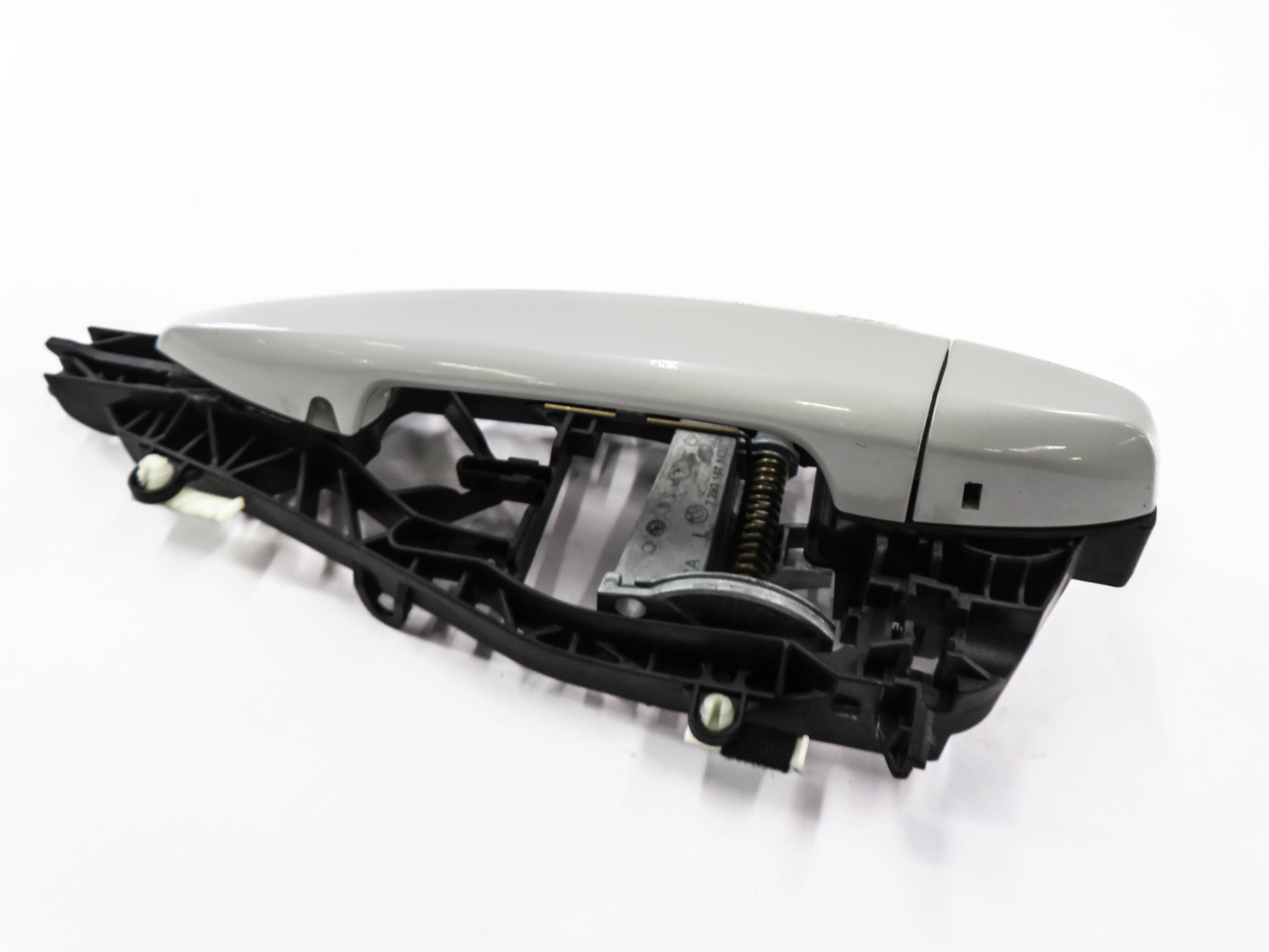 14-21 BMW X1 X2 X5 X6 (F15 F16 F39 F48) LEFT FRONT COMFORT DOOR HANDLE (WHITE) — exact item pictured