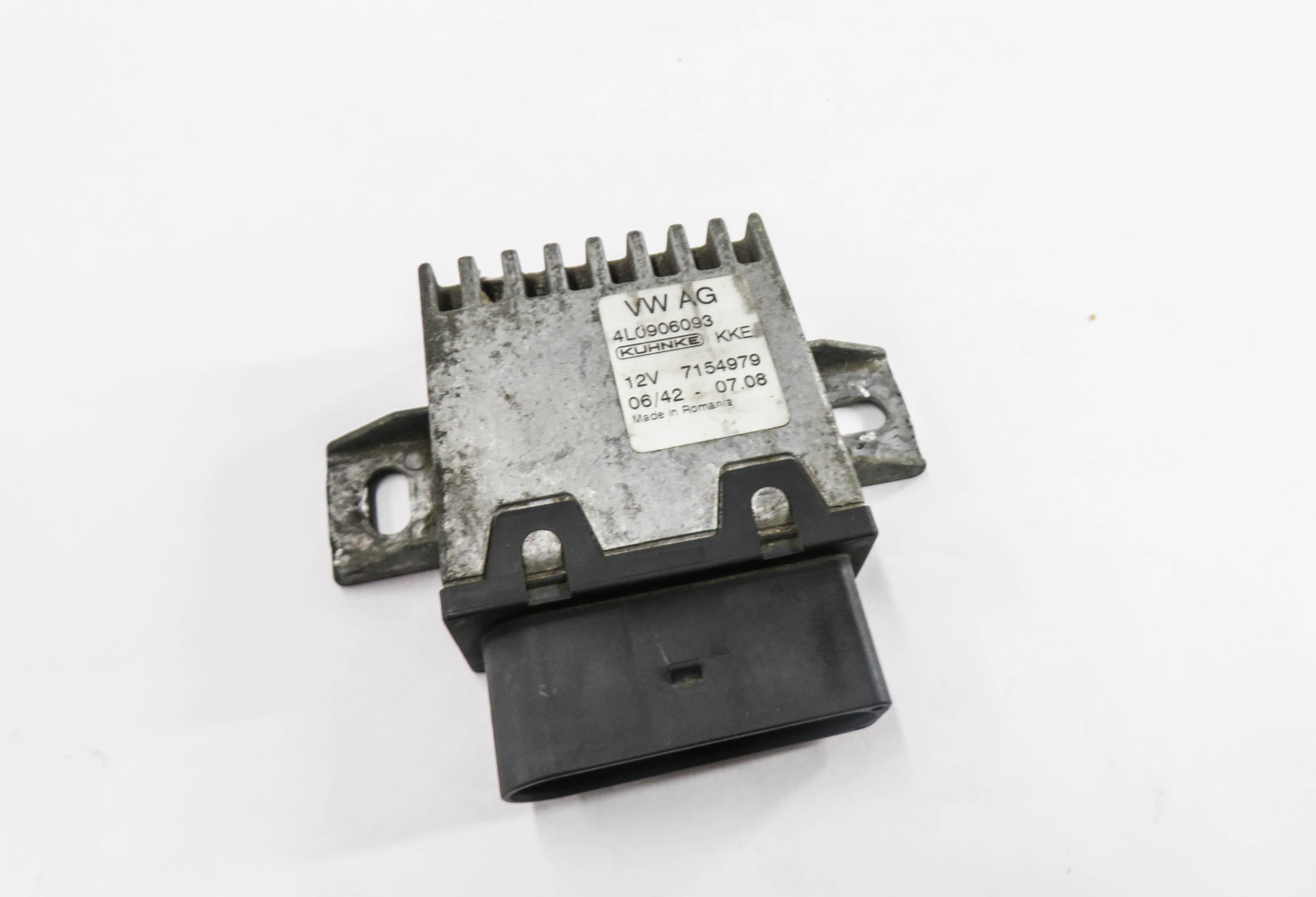 2007 AUDI Q7 (4L) FUEL PUMP CONTROL MODULE — exact item pictured