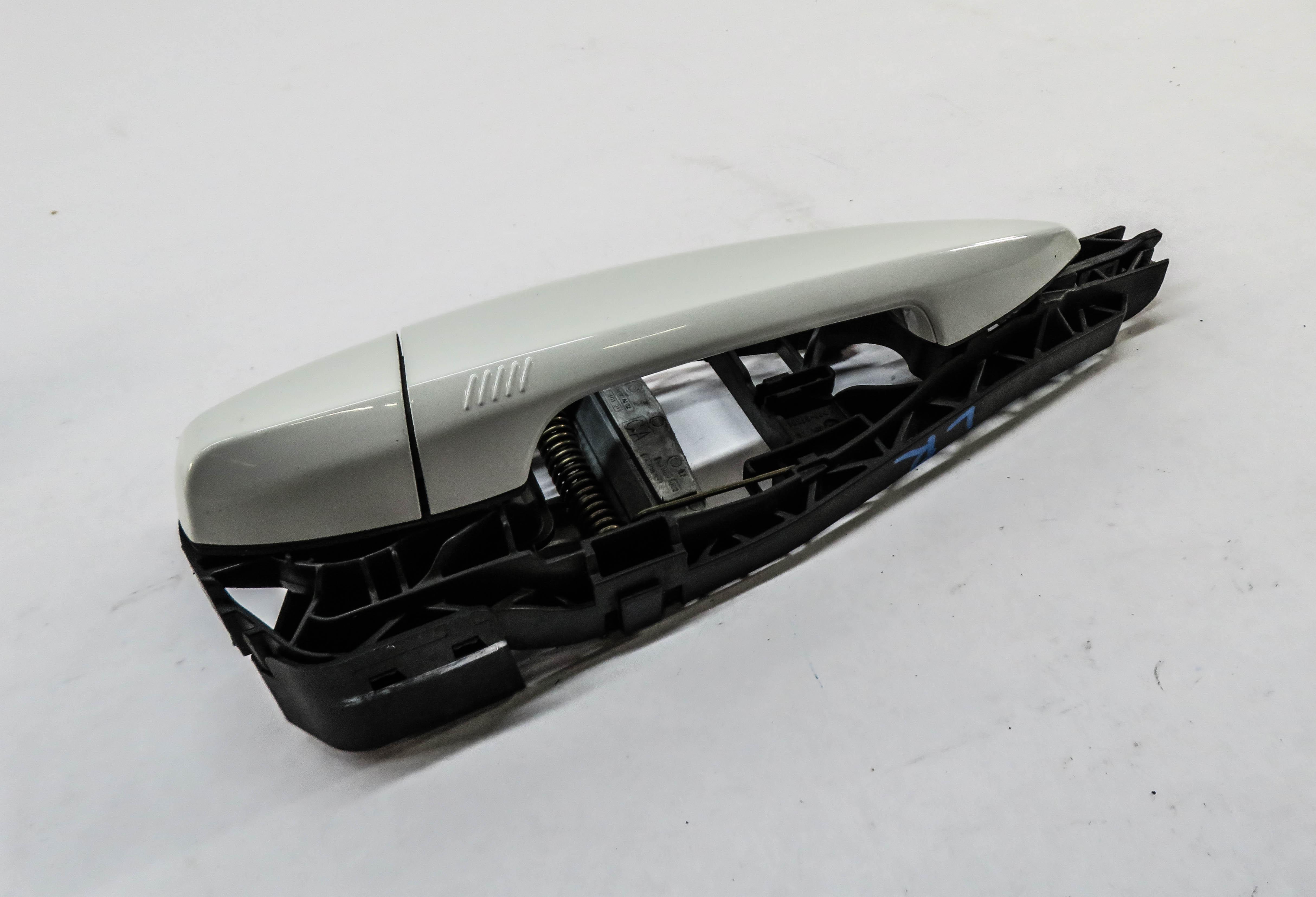 14-21 BMW X1 X2 X5 X6 (F15 F16 F39 F48) LEFT REAR COMFORT DOOR HANDLE (WHITE) — exact item pictured