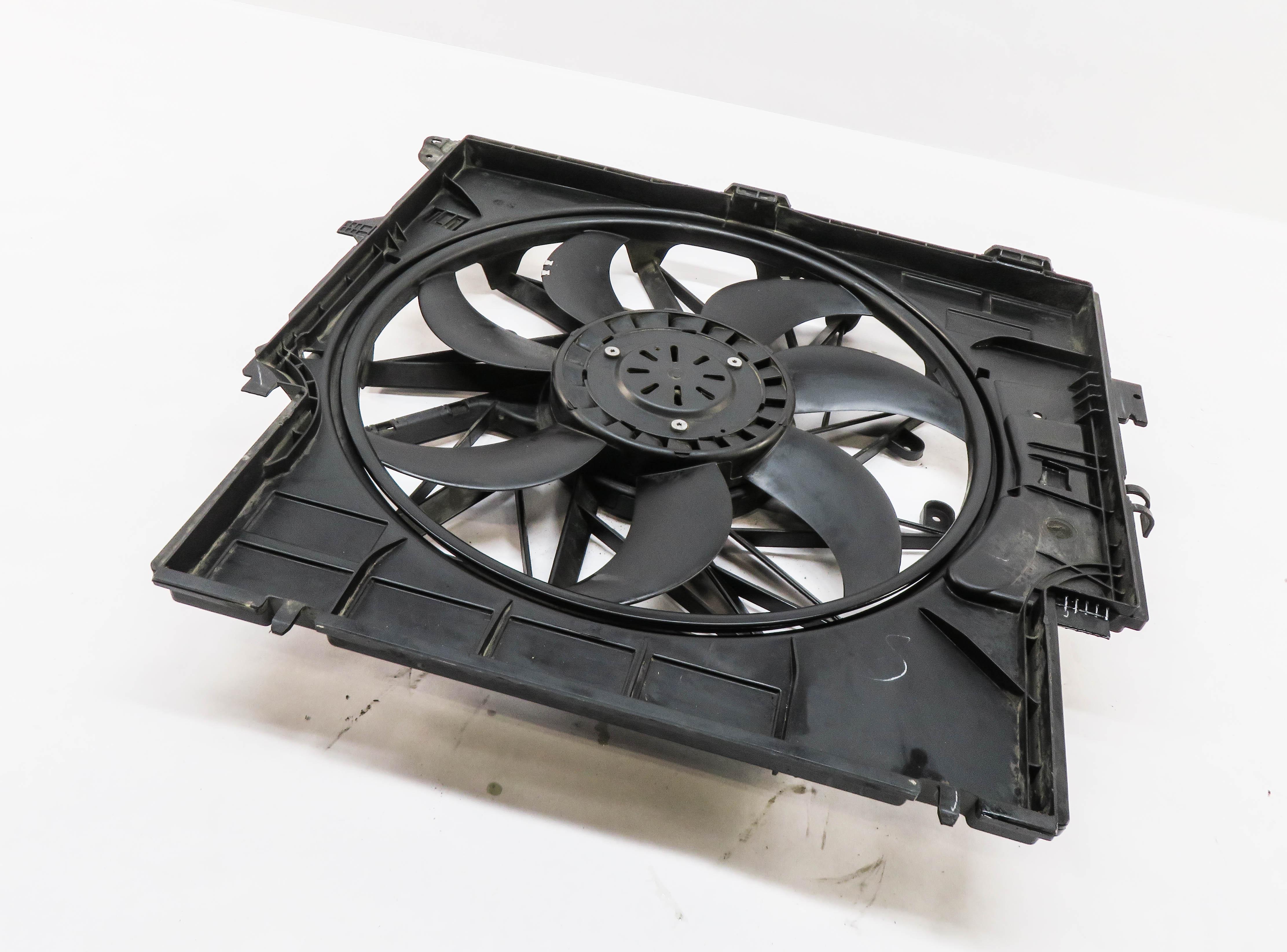 2013-2018 BMW X3 X4 (F25 F26) 2.0L N20 TURBO ENGINE - RADIATOR COOLING FAN — exact item pictured